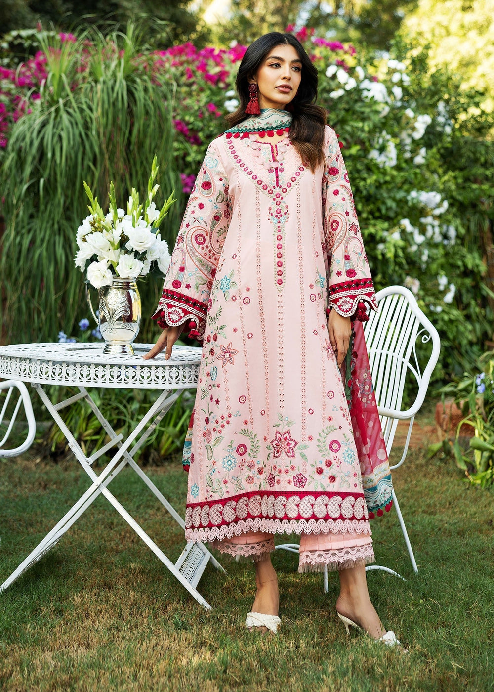 Sadaf Fawad Khan | Siraa Lawn 25 | PAISLEY GARDEN - B - Riwayat-e-Khas