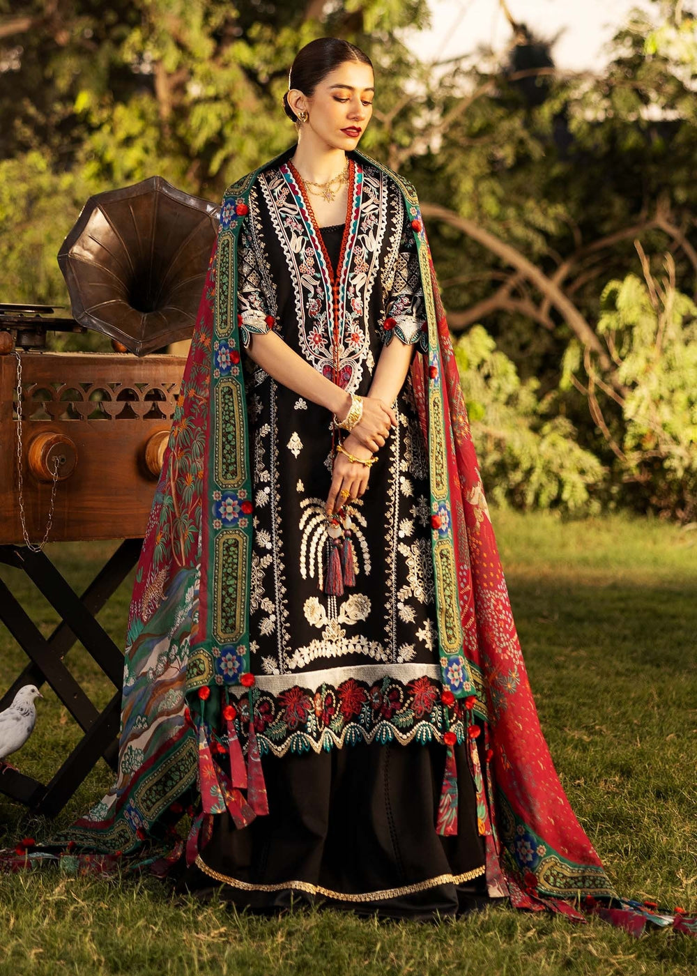 Sadaf Fawad Khan | Siraa Lawn 25 | PALM ISLAND - A - Riwayat-e-Khas