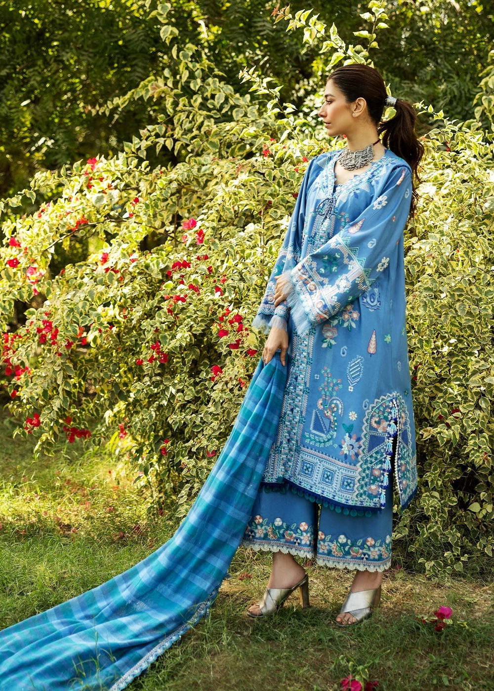 Sadaf Fawad Khan | Siraa Lawn 25 | WISTERIA - A - Riwayat-e-Khas