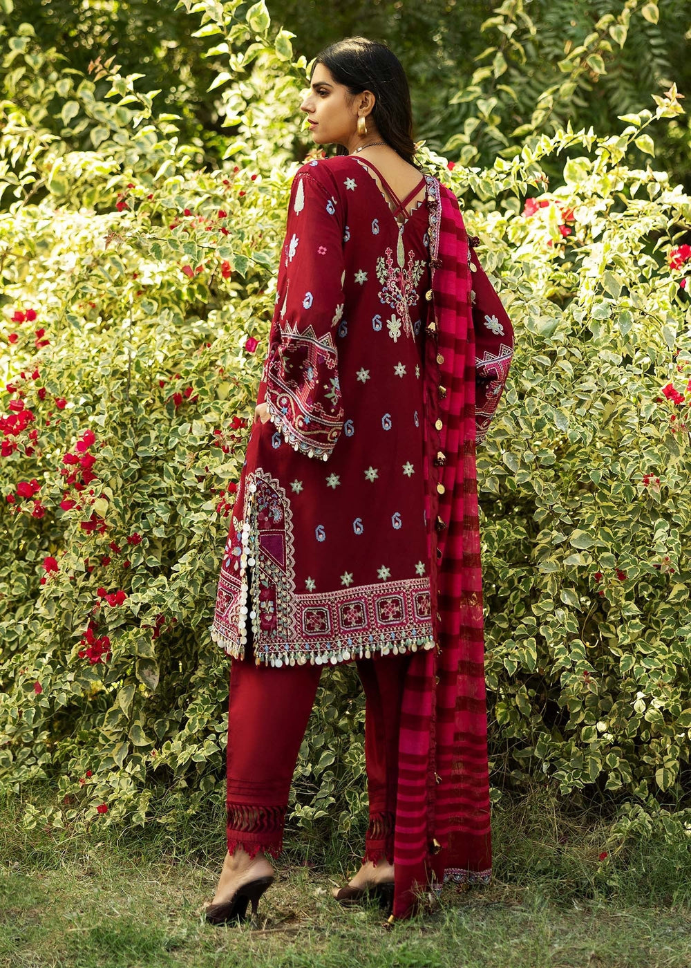 Sadaf Fawad Khan | Siraa Lawn 25 |WISTERIA - B - Riwayat-e-Khas