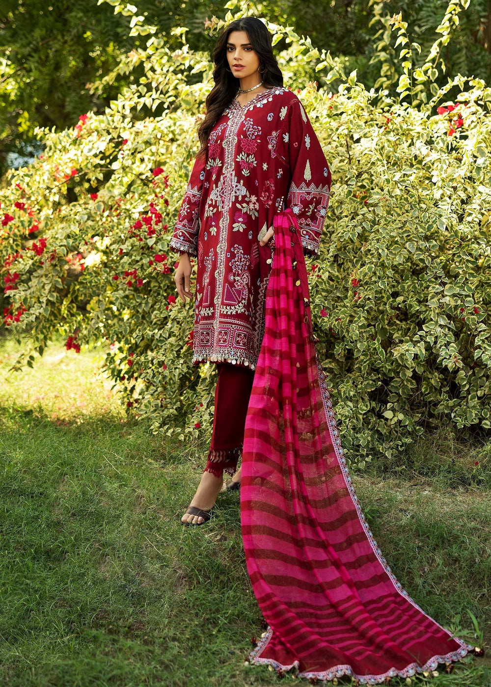 Sadaf Fawad Khan | Siraa Lawn 25 |WISTERIA - B - Riwayat-e-Khas