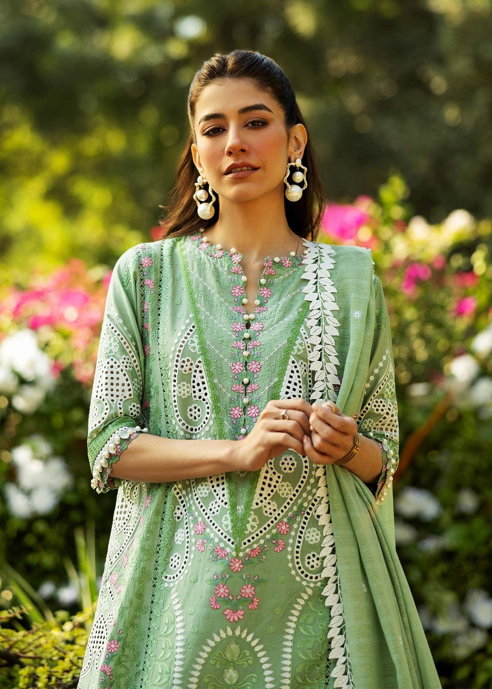 Sadaf Fawad Khan | Siraa Lawn 25 | FRENCH HEARTS - A - Riwayat-e-Khas