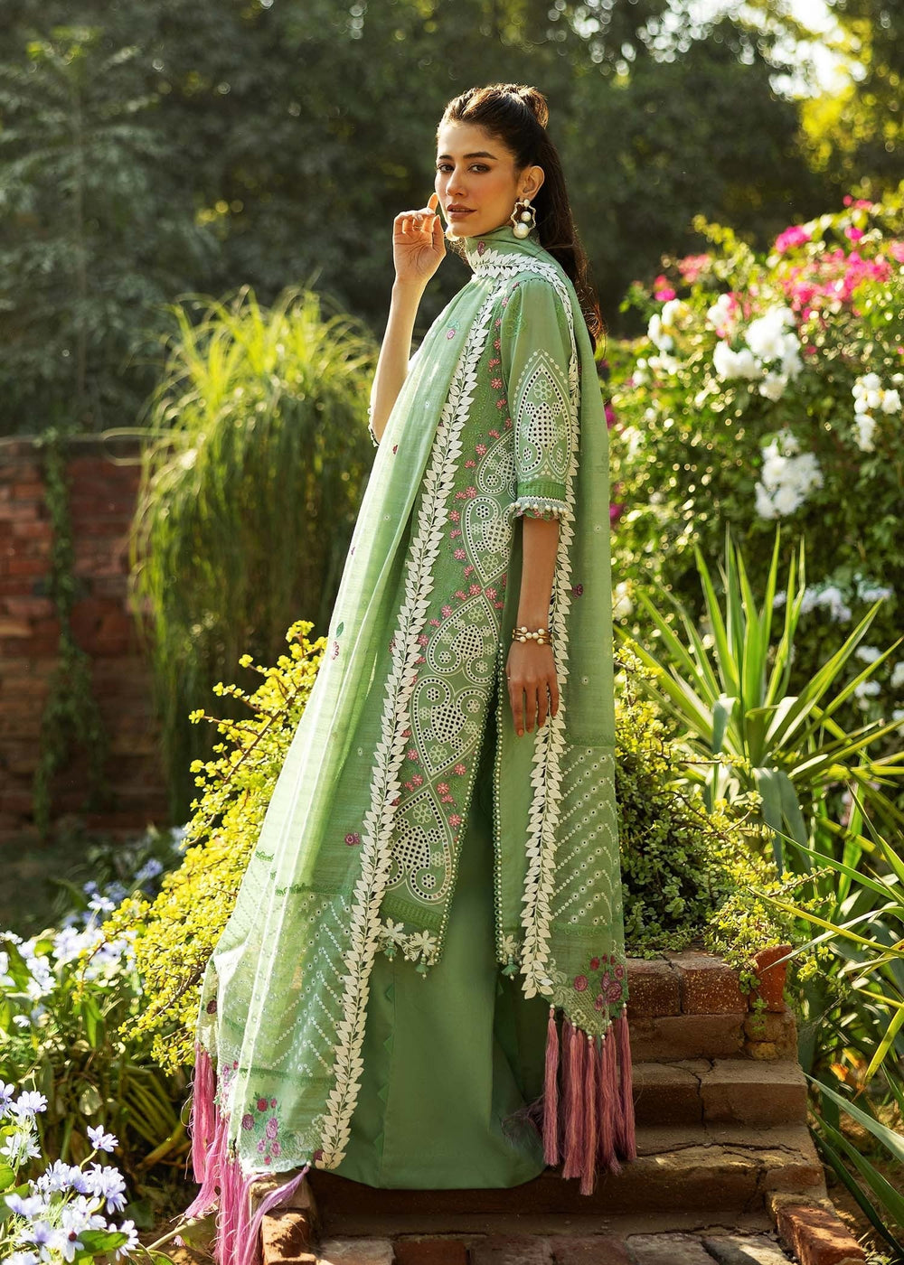 Sadaf Fawad Khan | Siraa Lawn 25 | FRENCH HEARTS - A - Riwayat-e-Khas