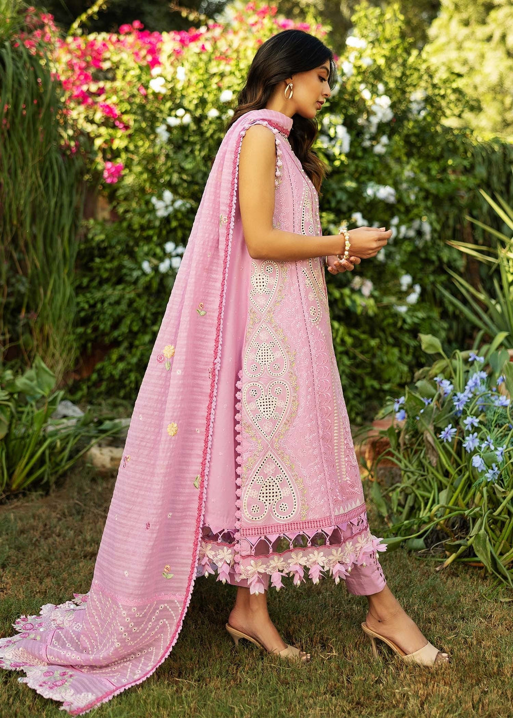 Sadaf Fawad Khan | Siraa Lawn 25 | FRENCH HEARTS - B - Riwayat-e-Khas
