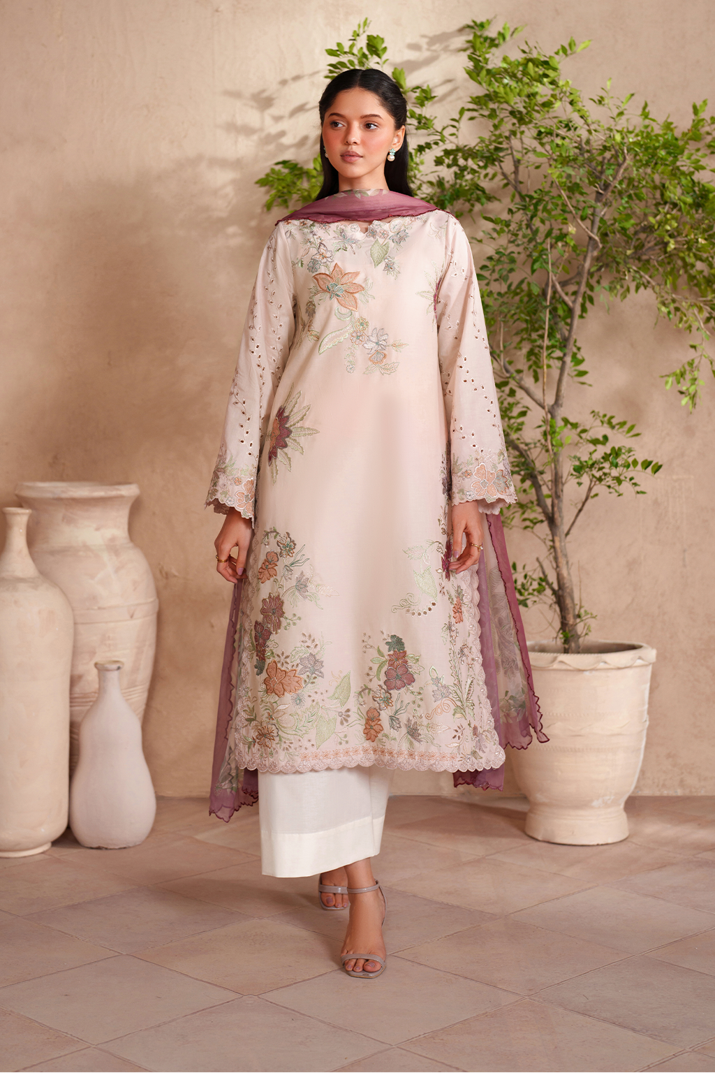 Iznik | Eid Lawn | EL-04 Embroidered Lawn