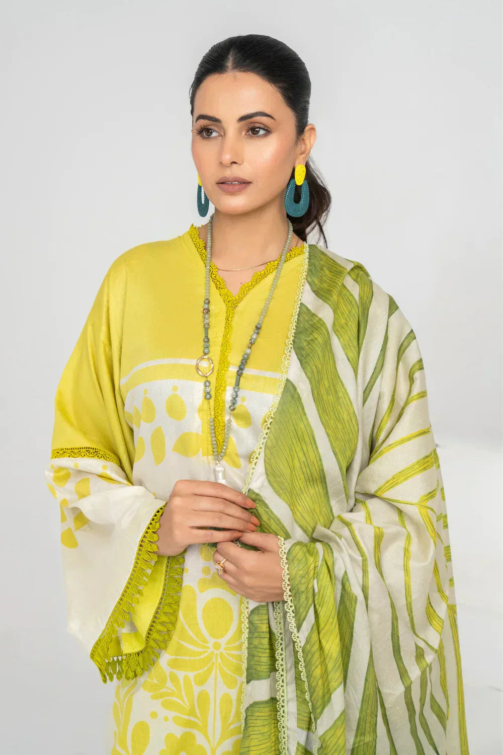Ittehad | Printed Lawn 24 | IP3P06-3PS-LMN - House Of Anaya