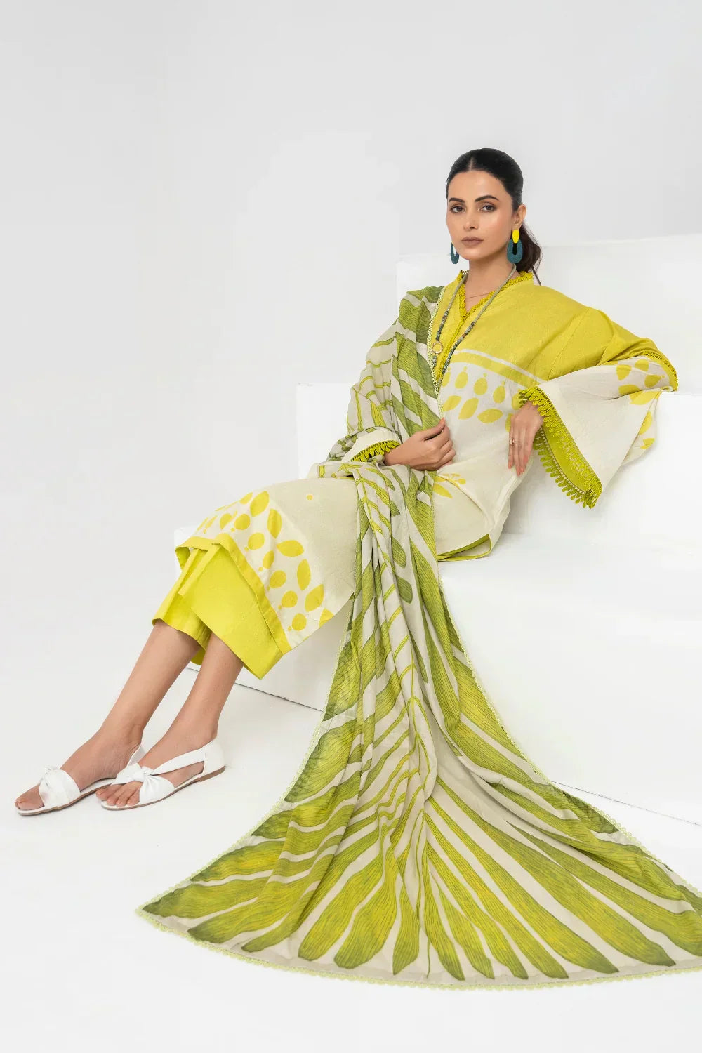 Ittehad | Printed Lawn 24 | IP3P06-3PS-LMN - House Of Anaya