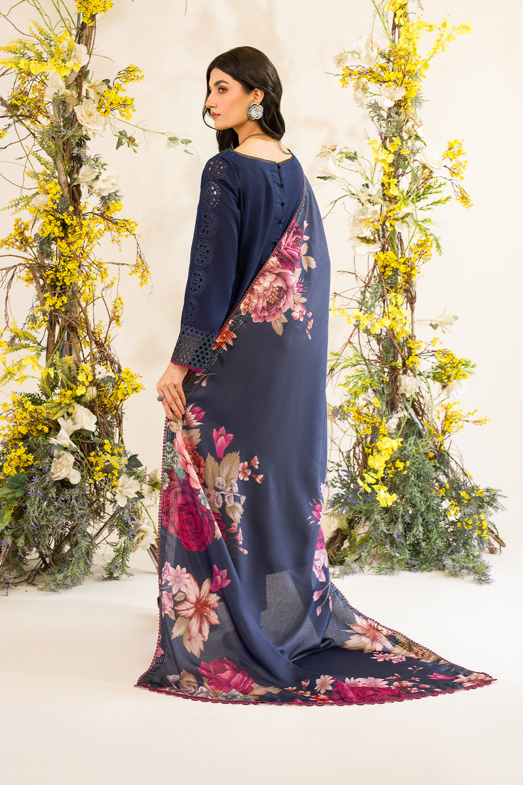 Iznik | Lawnkari 24 | UE-163 BLOOMEASE - House Of Anaya