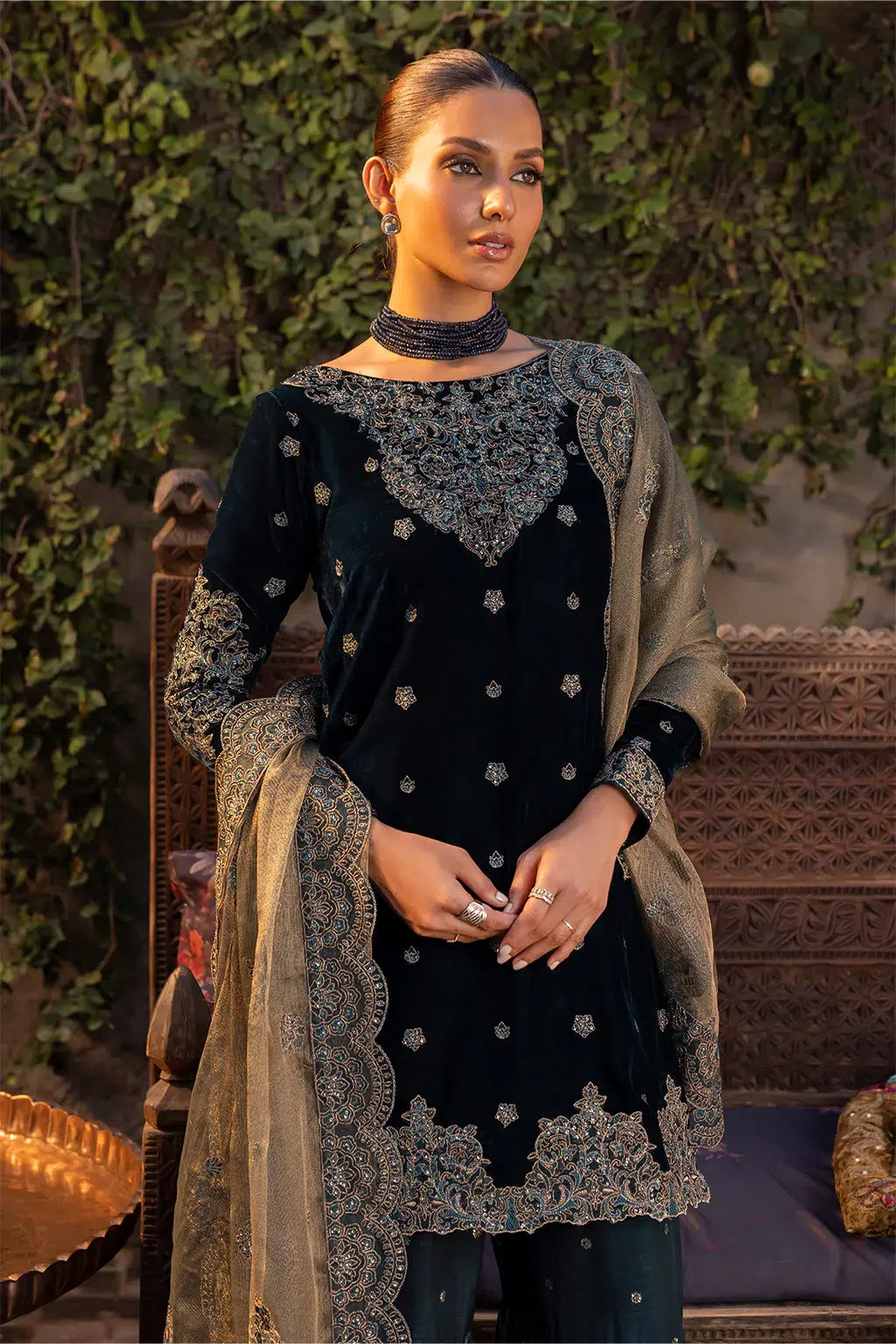 Iznik | Festive Velvet 23 | IV-34 DARYA - House Of Anaya