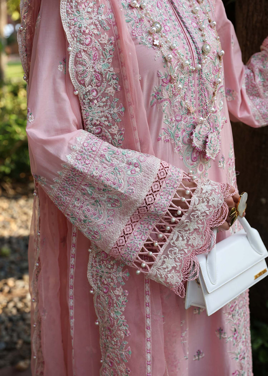Kanwal Malik | Sareen Luxury Lawn 24 | Misty - House Of Anaya