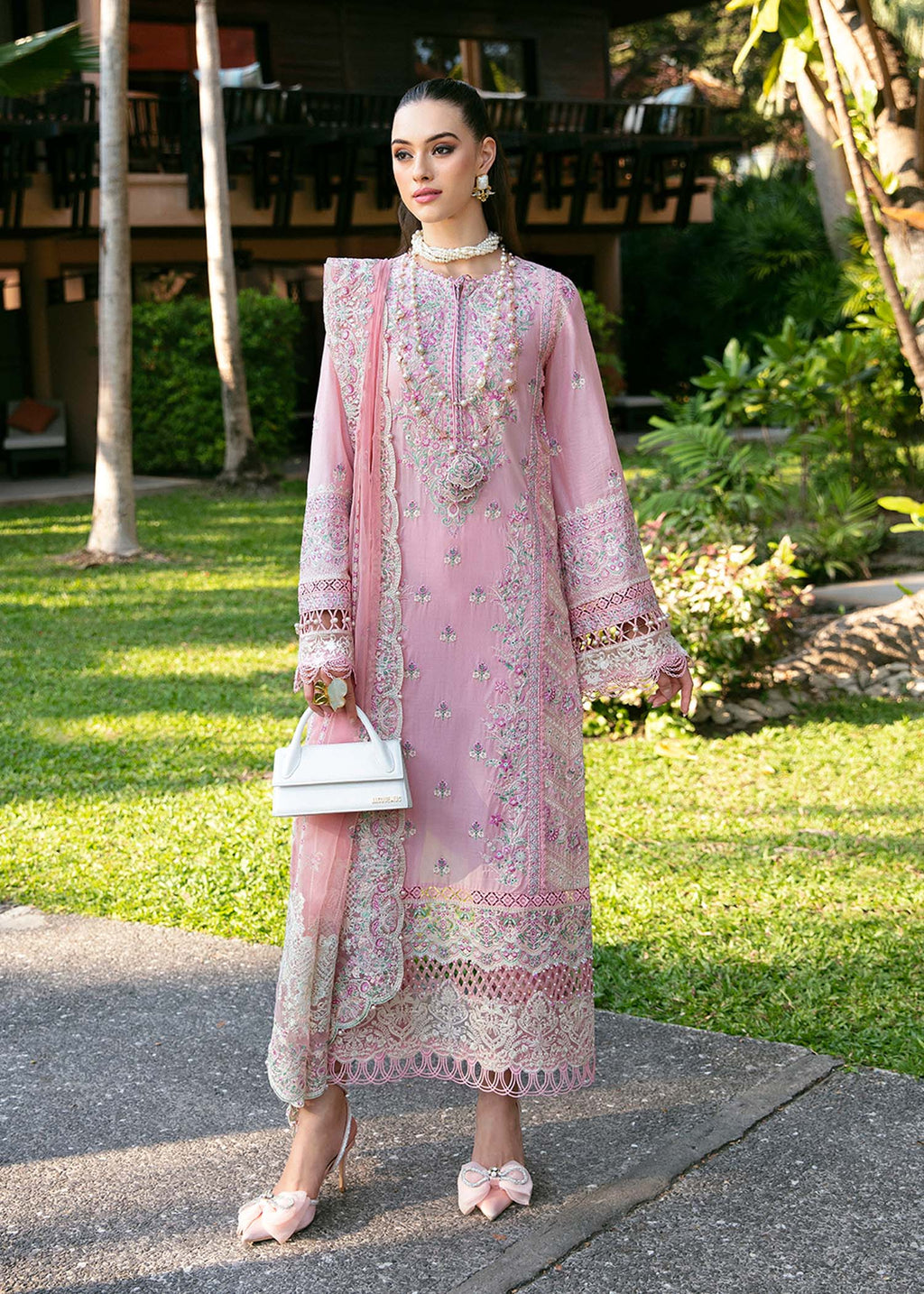 Kanwal Malik | Sareen Luxury Lawn 24 | Misty - House Of Anaya