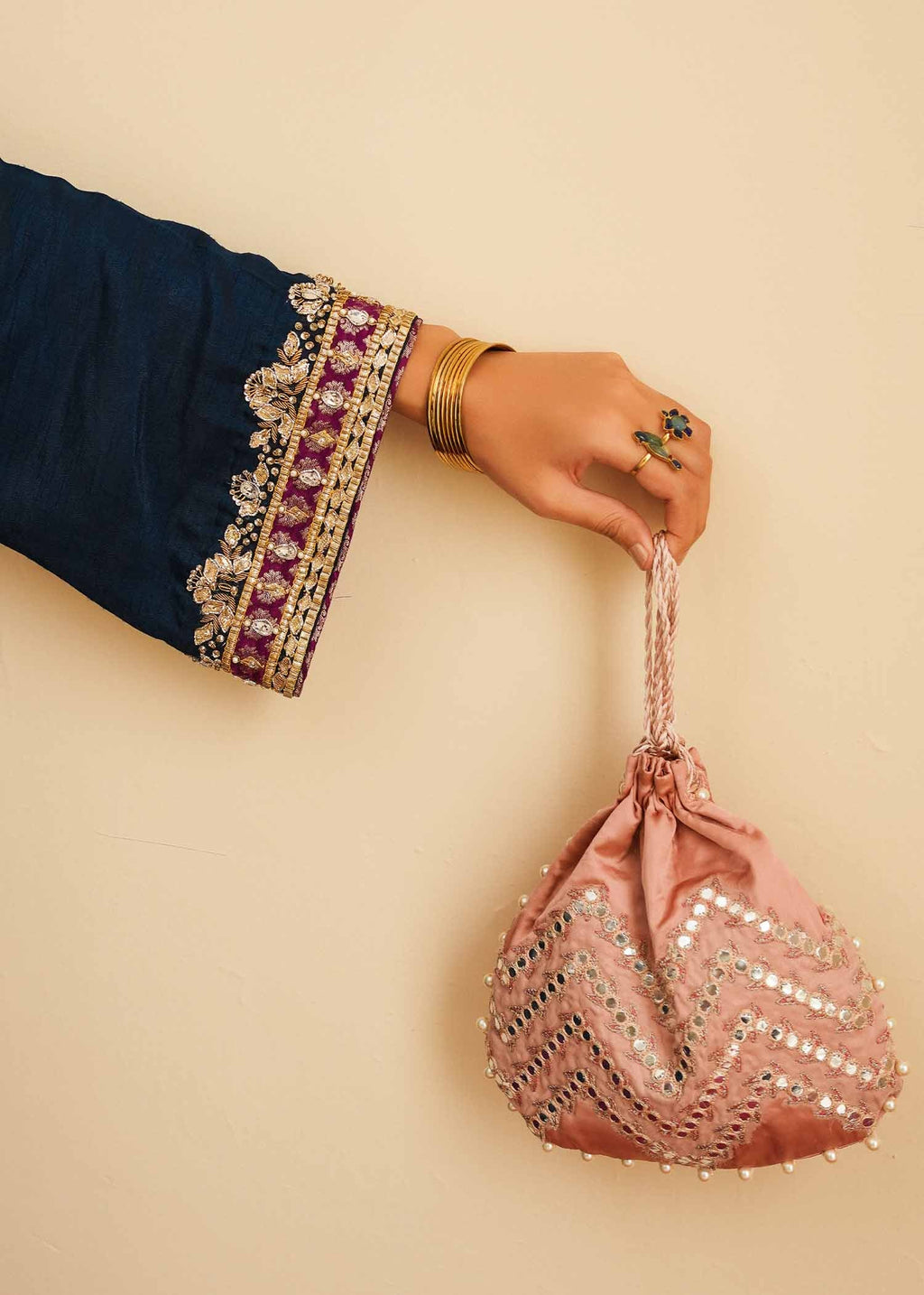 Mahgul | Eid Edit 2024 | Daria - Riwayat-e-Khas