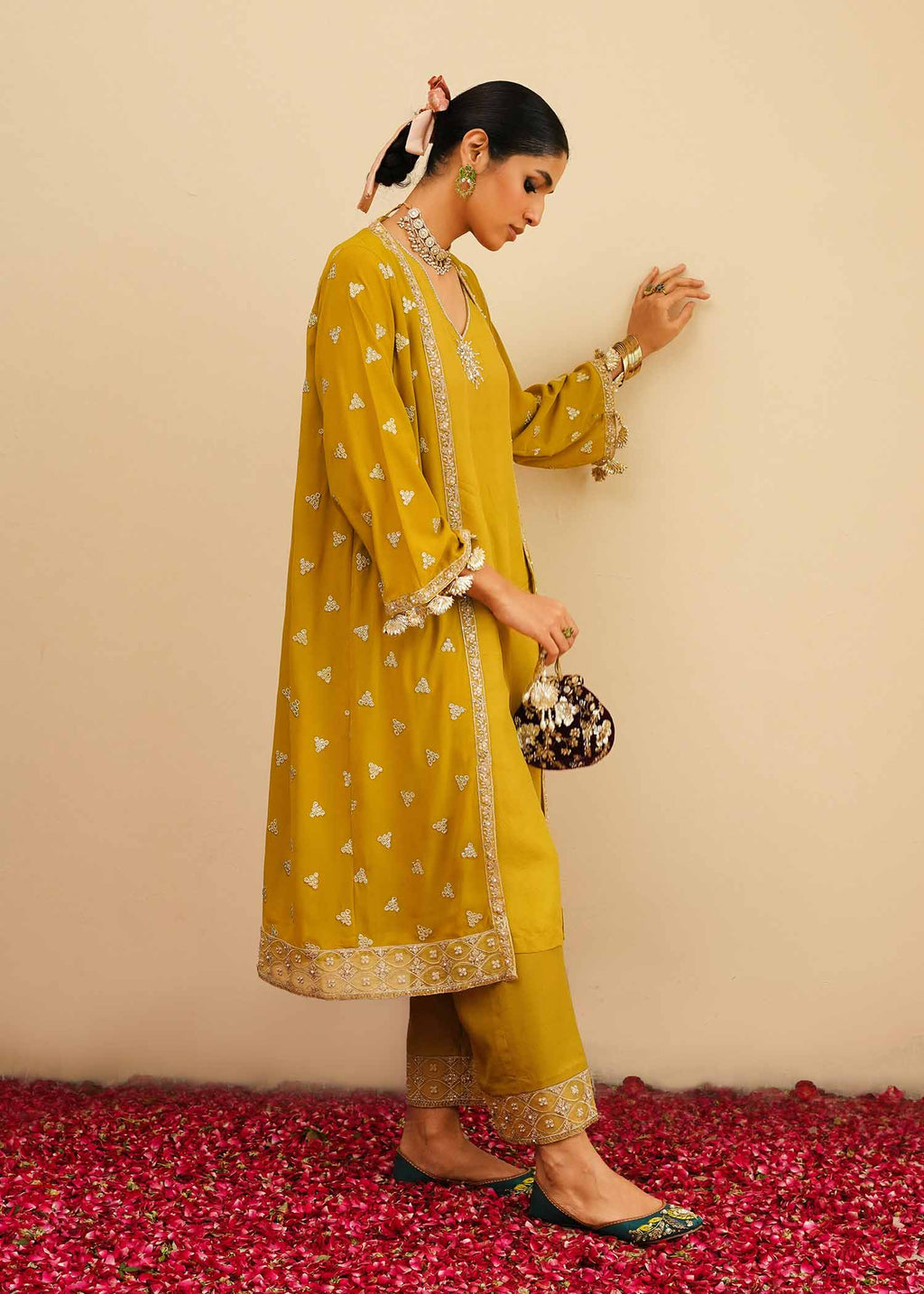 Mahgul | Eid Edit 2024 | Mustard Shine - Riwayat-e-Khas