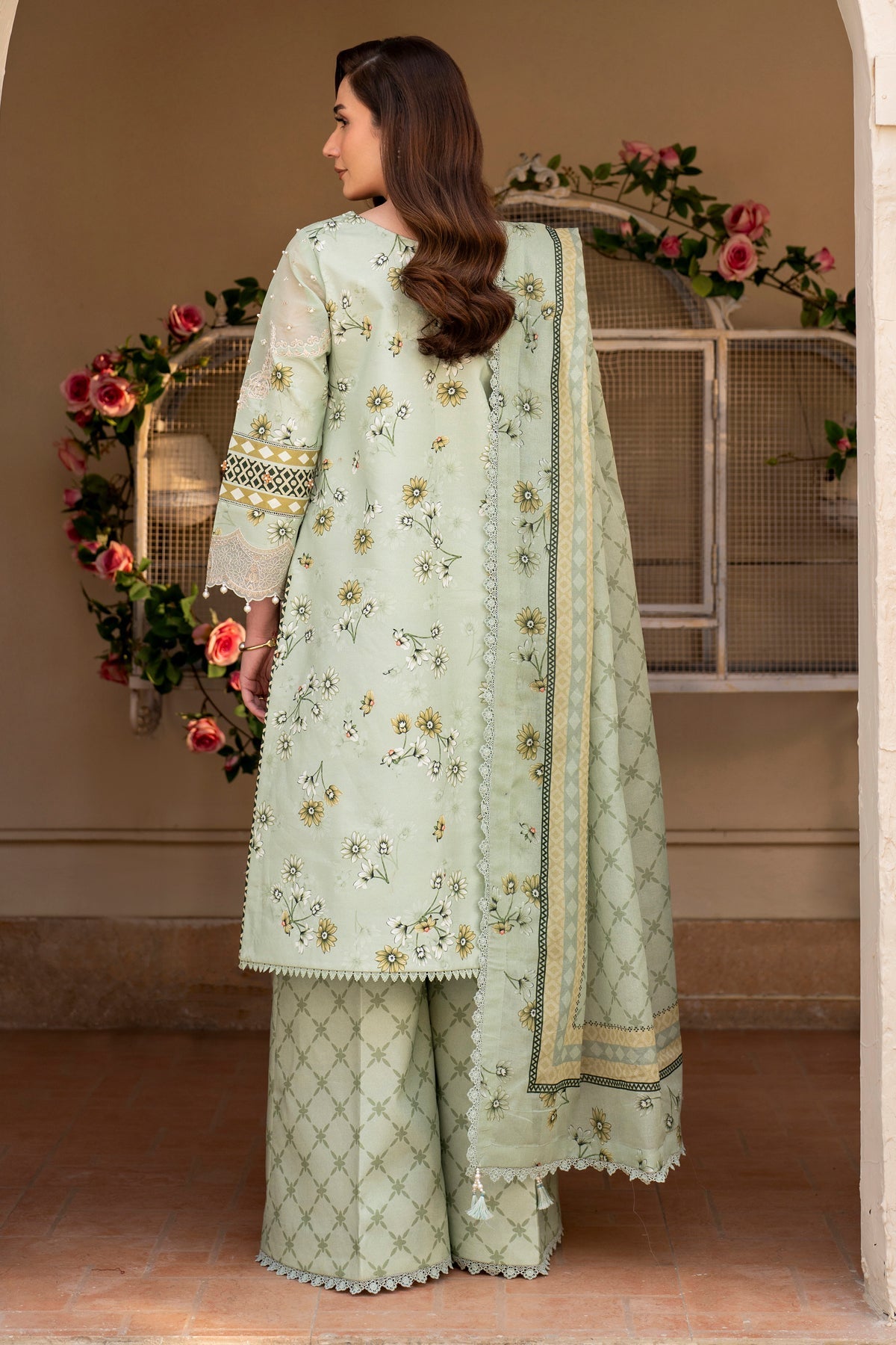 Alizeh | Levana Lawn | Mintel - Riwayat-e-Khas