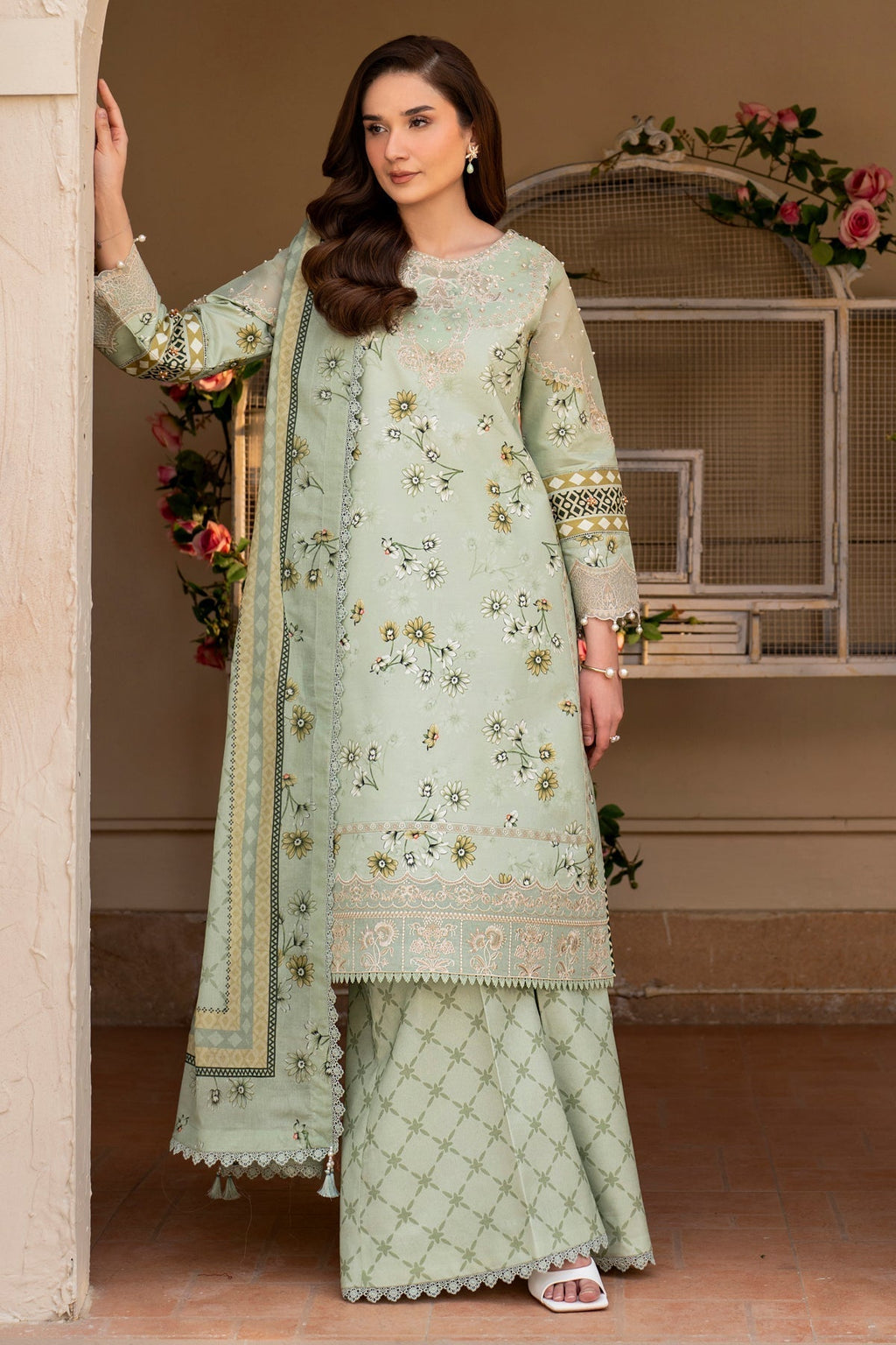 Alizeh | Levana Lawn | Mintel - Riwayat-e-Khas