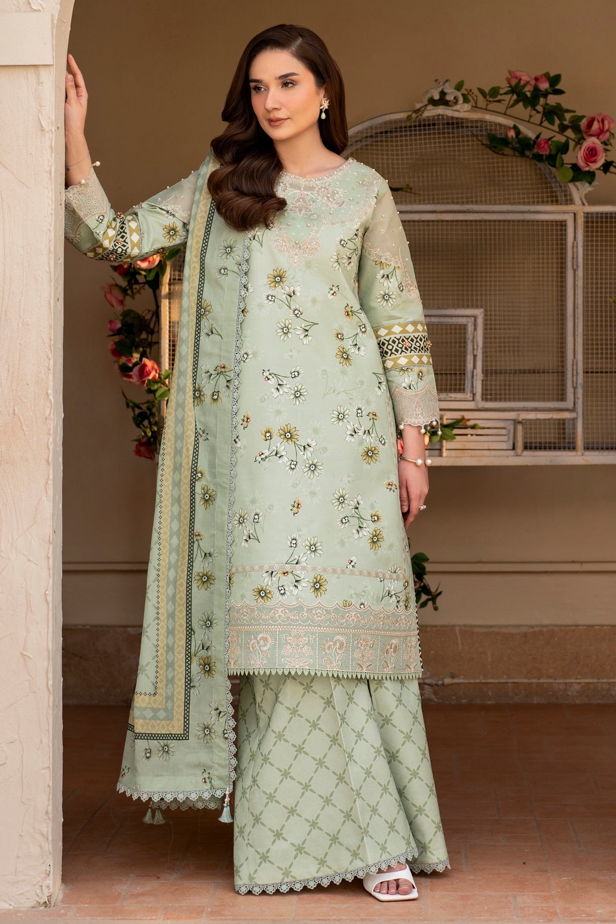 Alizeh | Levana Lawn | Mintel - Riwayat-e-Khas