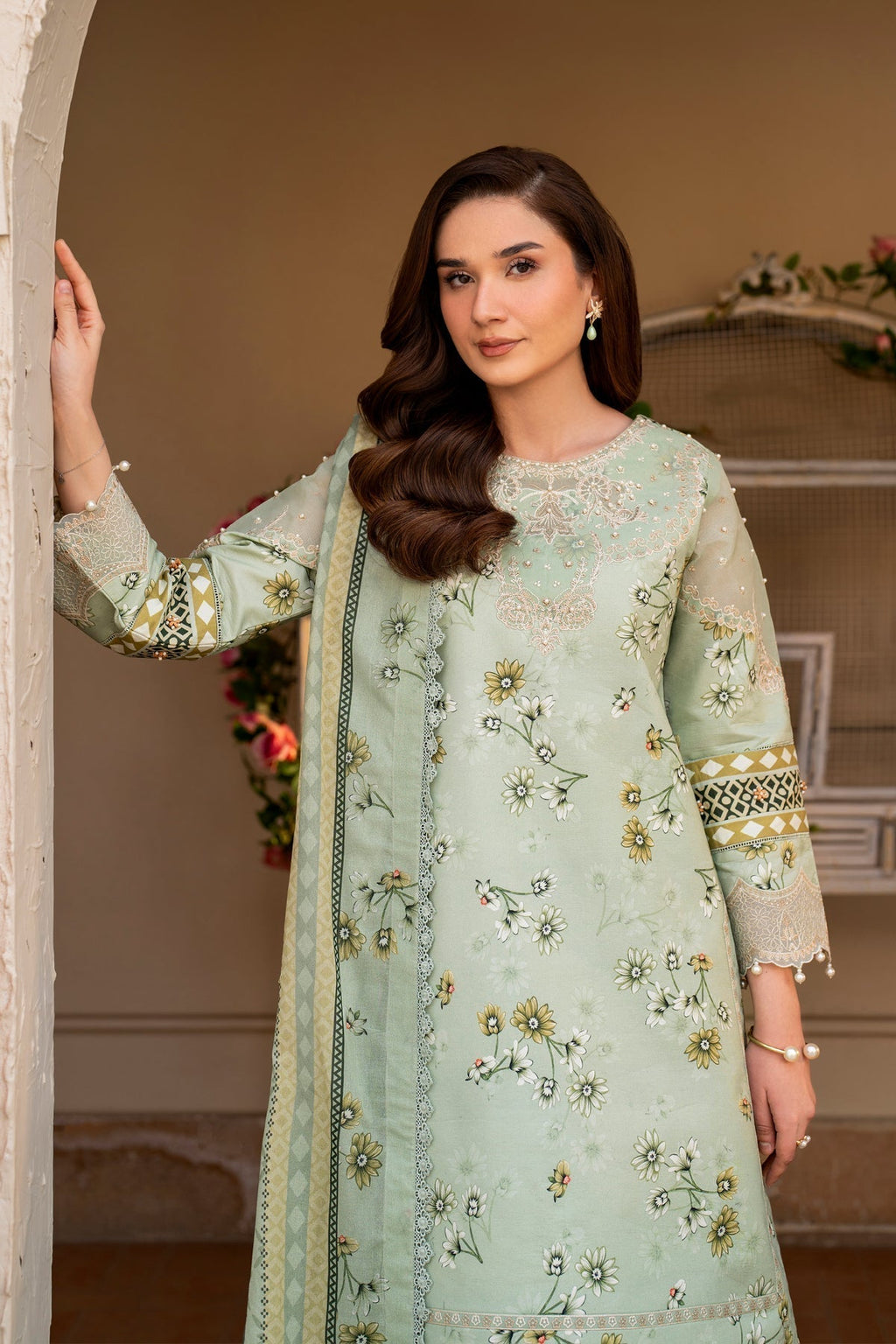 Alizeh | Levana Lawn | Mintel - Riwayat-e-Khas