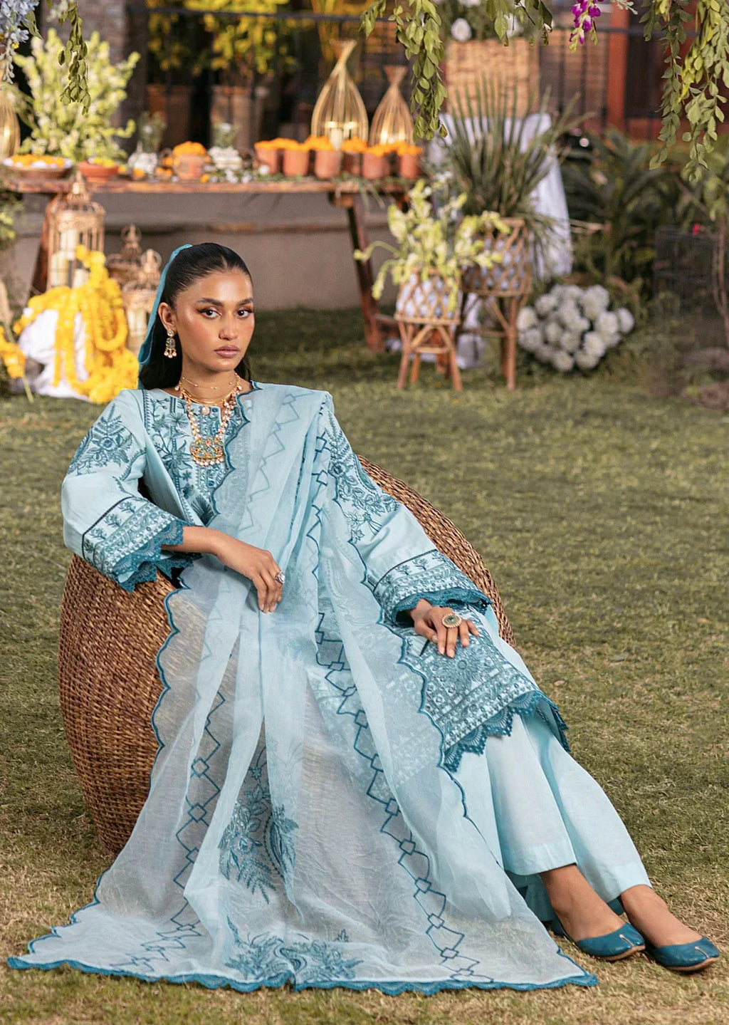 Mohagni | Muntazir Luxury Lawn 24 | CM-10 - Riwayat-e-Khas