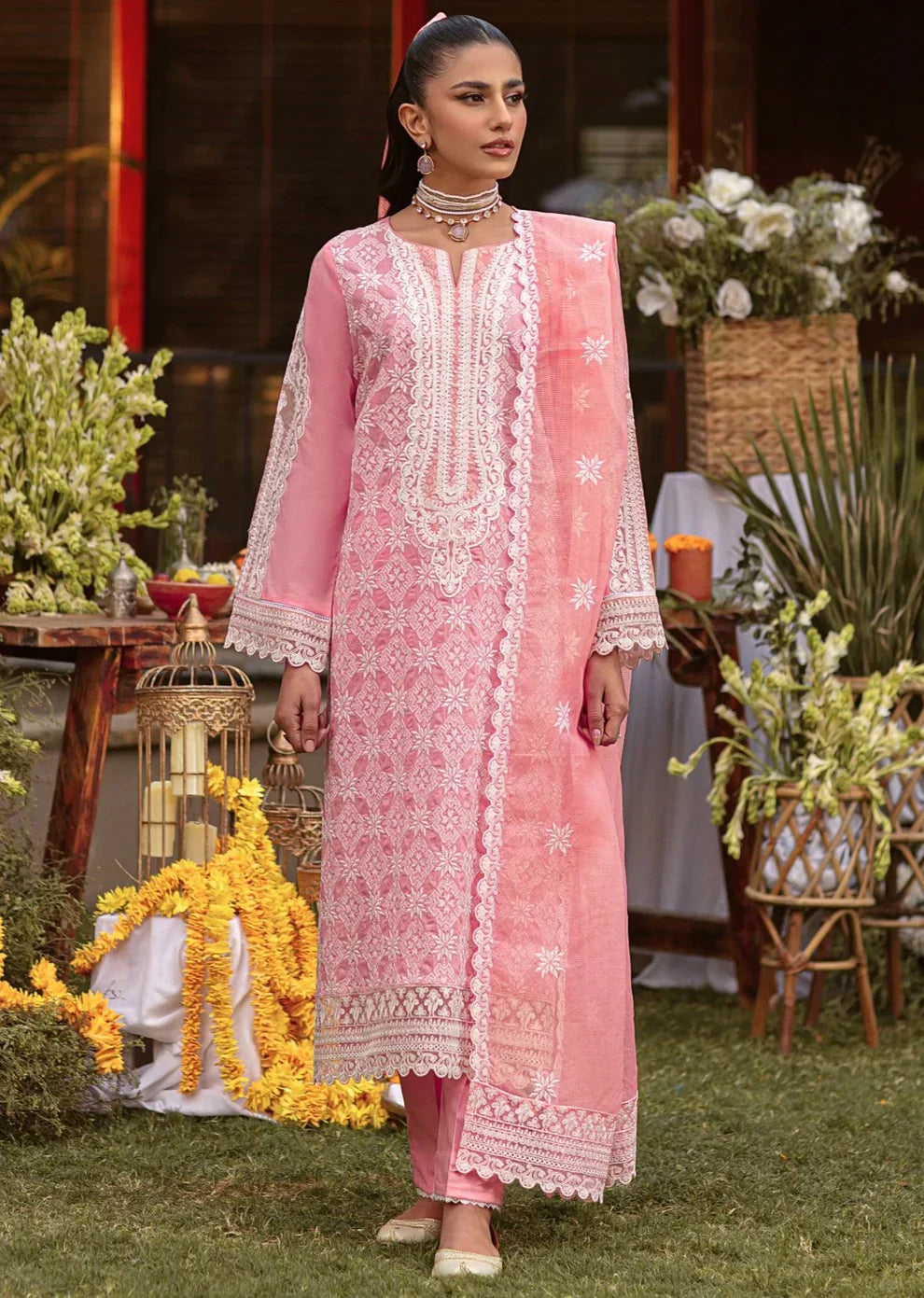 Mohagni | Muntazir Luxury Lawn 24 | MGZ-12 - Riwayat-e-Khas