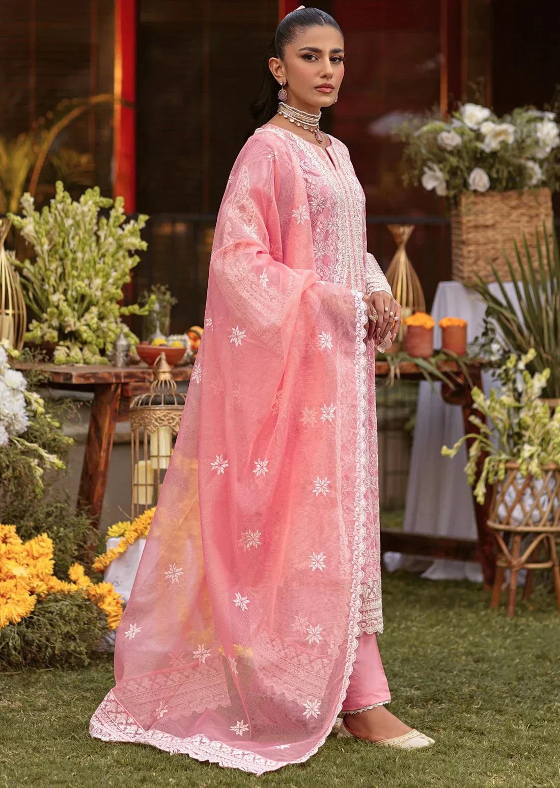 Mohagni | Muntazir Luxury Lawn 24 | MGZ-12 - Riwayat-e-Khas