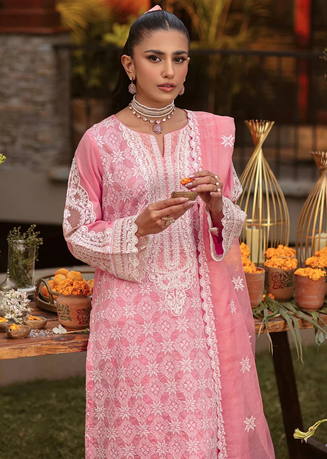 Mohagni | Muntazir Luxury Lawn 24 | MGZ-12 - Riwayat-e-Khas