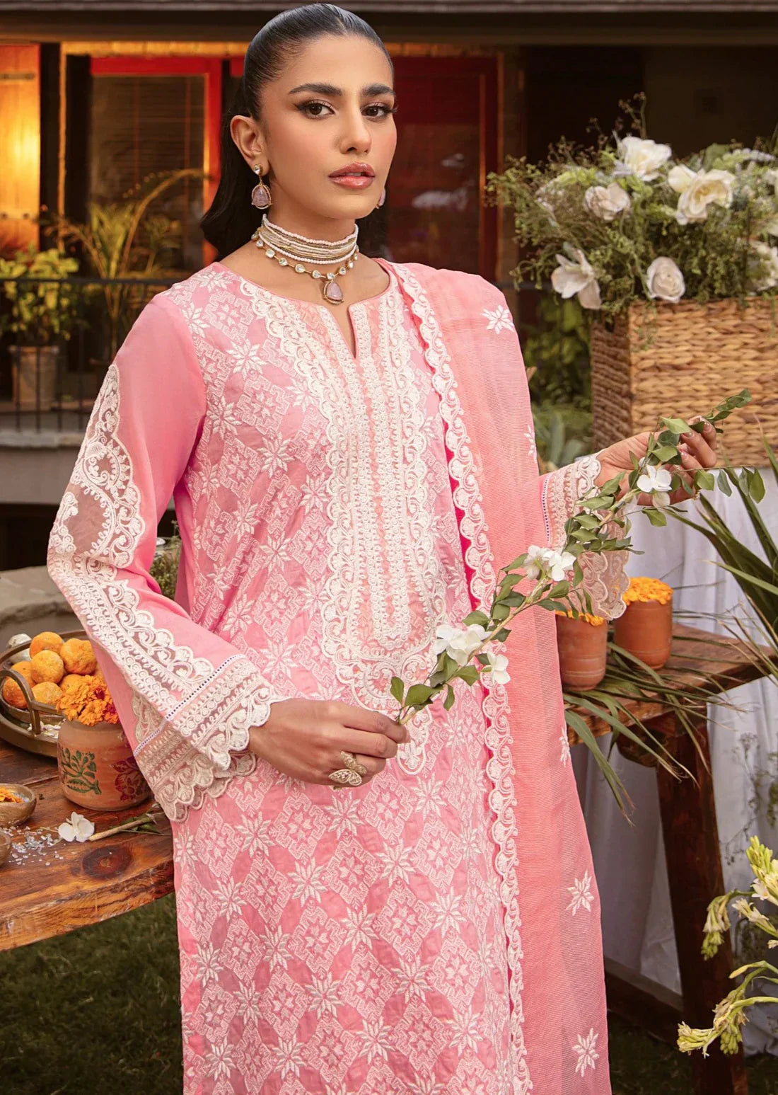 Mohagni | Muntazir Luxury Lawn 24 | MGZ-12 - Riwayat-e-Khas