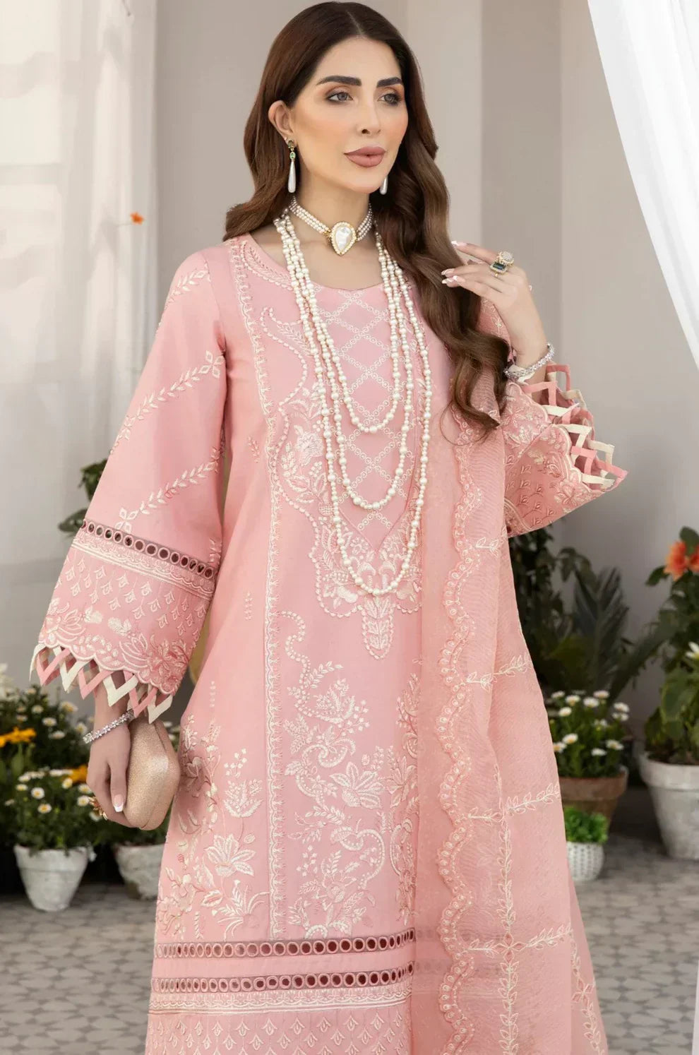Mohagni | Muntazir Luxury Lawn 24 | AM-07 - Riwayat-e-Khas