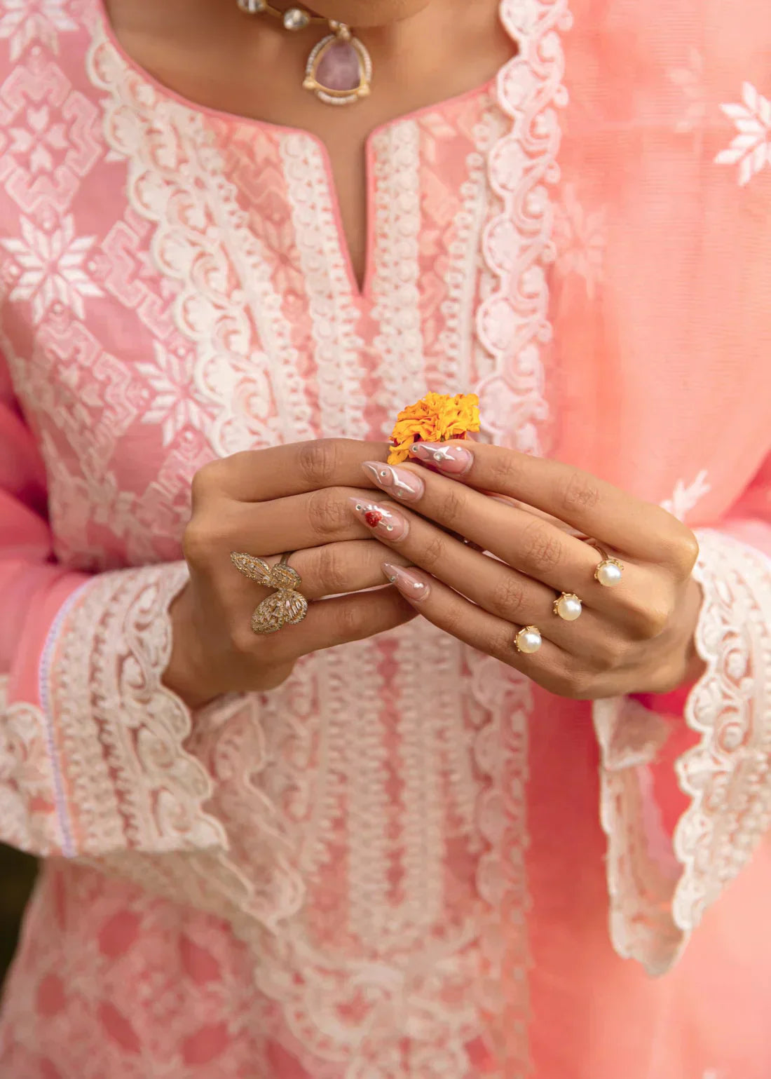 Mohagni | Muntazir Luxury Lawn 24 | MGZ-12 - Riwayat-e-Khas