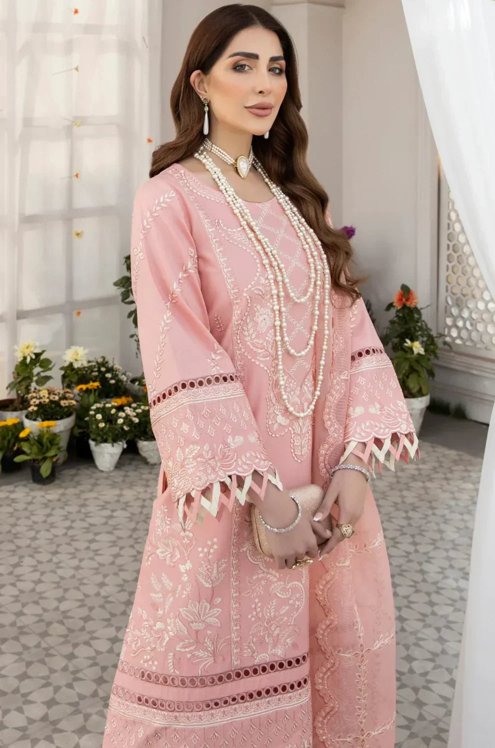 Mohagni | Muntazir Luxury Lawn 24 | AM-07 - Riwayat-e-Khas