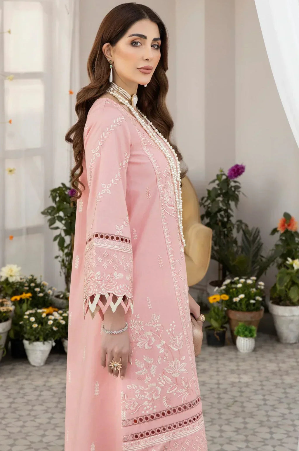 Mohagni | Muntazir Luxury Lawn 24 | AM-07 - Riwayat-e-Khas