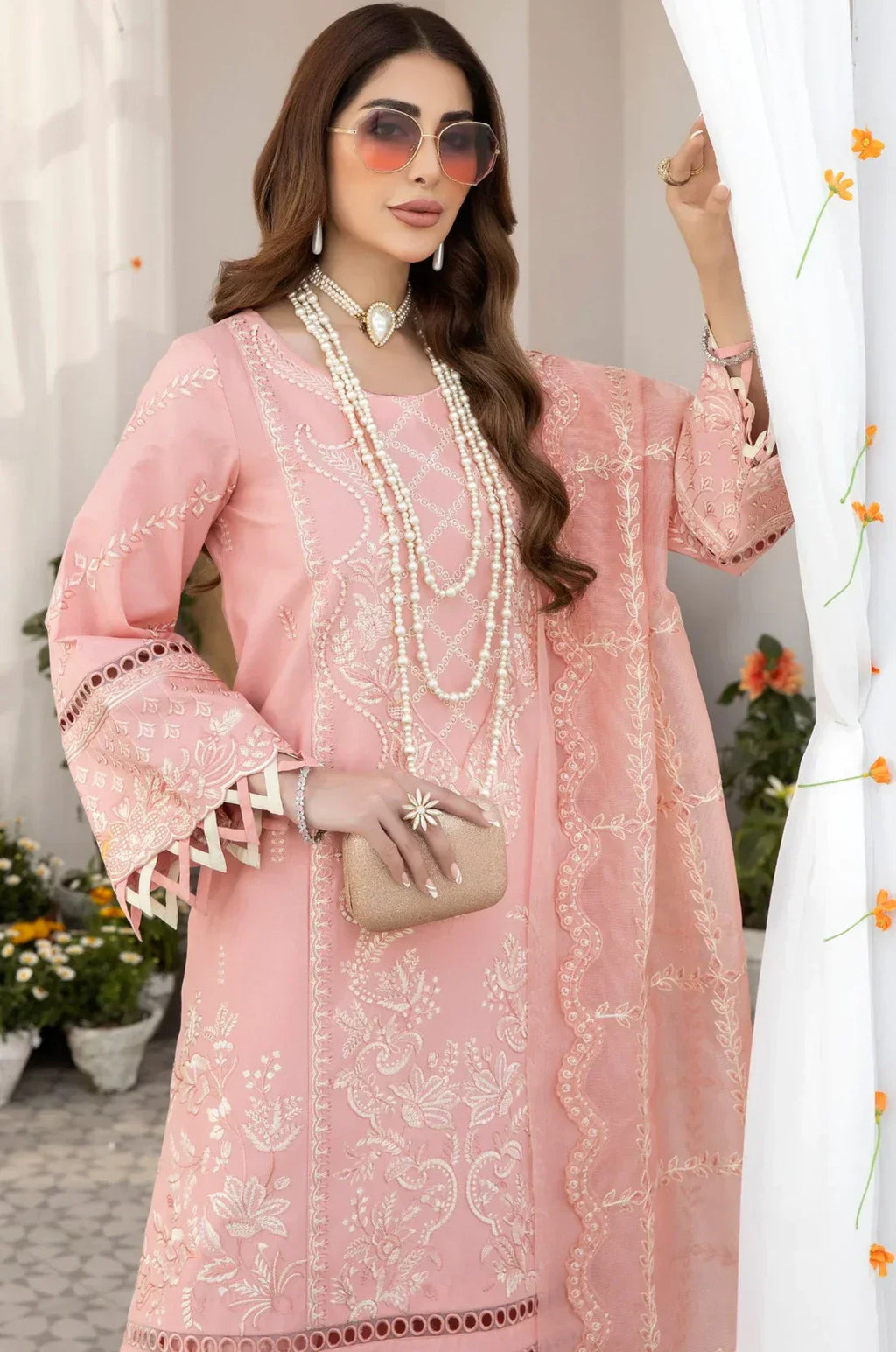 Mohagni | Muntazir Luxury Lawn 24 | AM-07 - Riwayat-e-Khas