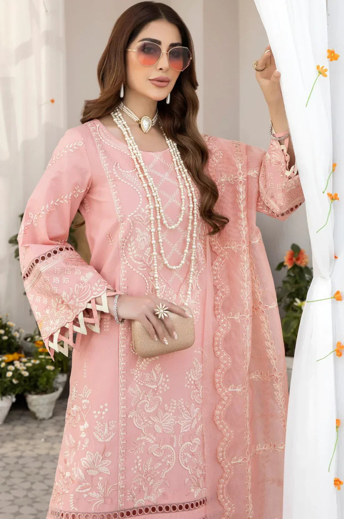 Mohagni | Muntazir Luxury Lawn 24 | AM-07 - Riwayat-e-Khas