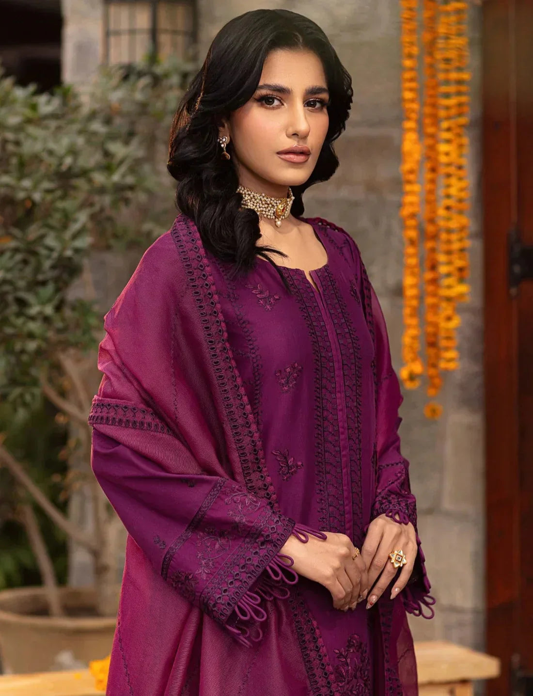 Mohagni | Muntazir Luxury Lawn 24 | CM-02 - Riwayat-e-Khas