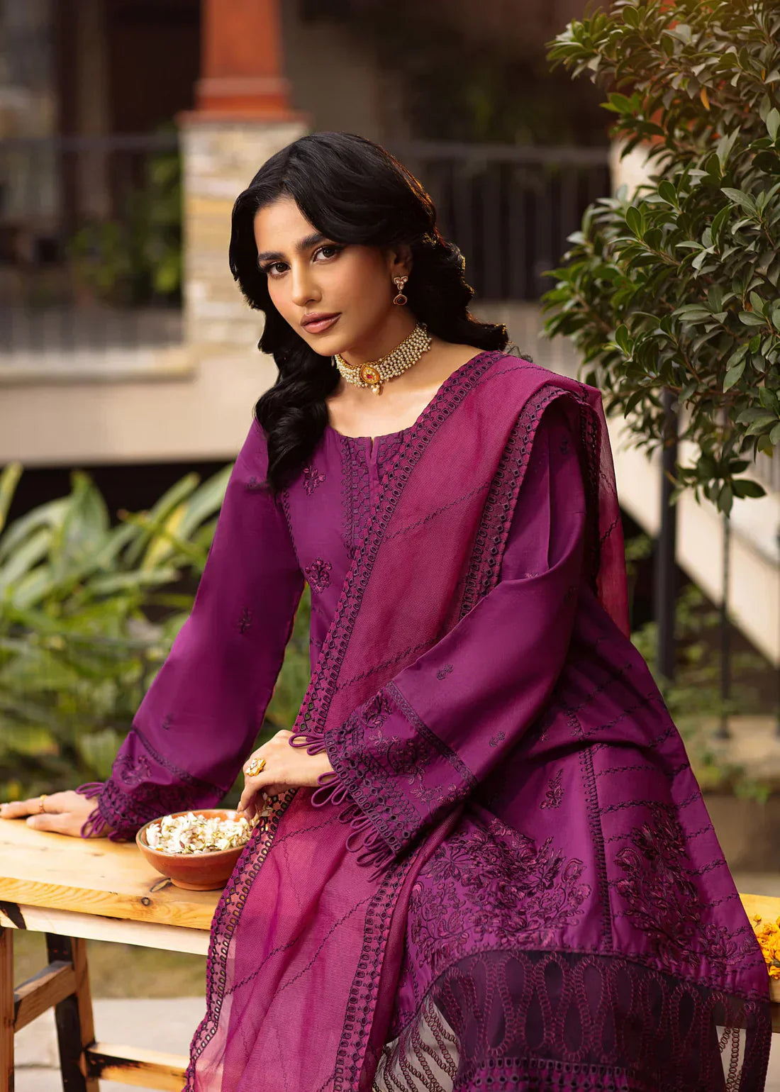 Mohagni | Muntazir Luxury Lawn 24 | CM-02 - Riwayat-e-Khas