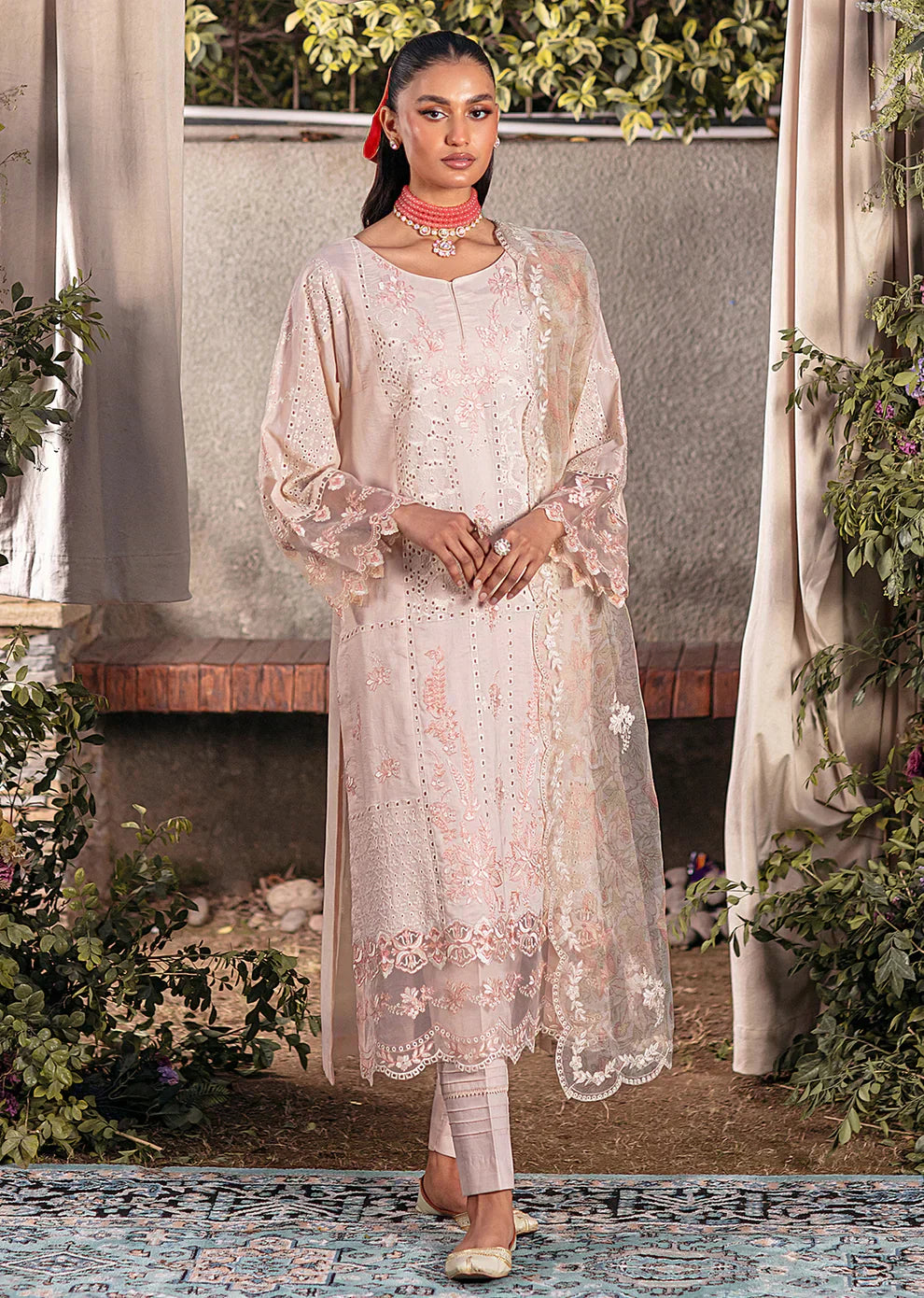 Mohagni | Muntazir Luxury Lawn 24 | CM-04 - Riwayat-e-Khas