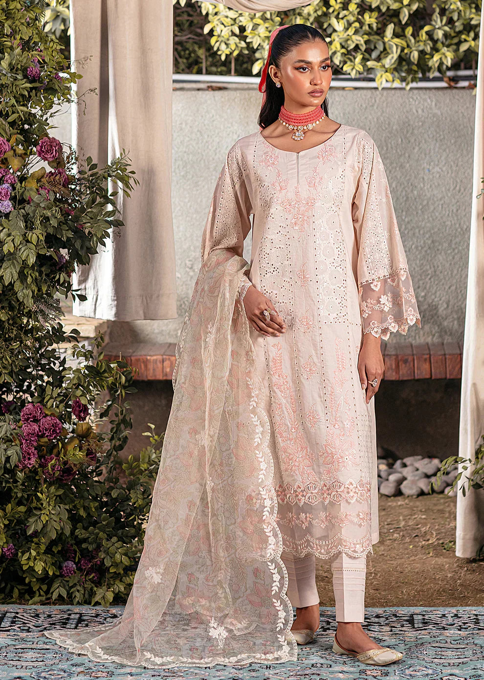 Mohagni | Muntazir Luxury Lawn 24 | CM-04 - Riwayat-e-Khas