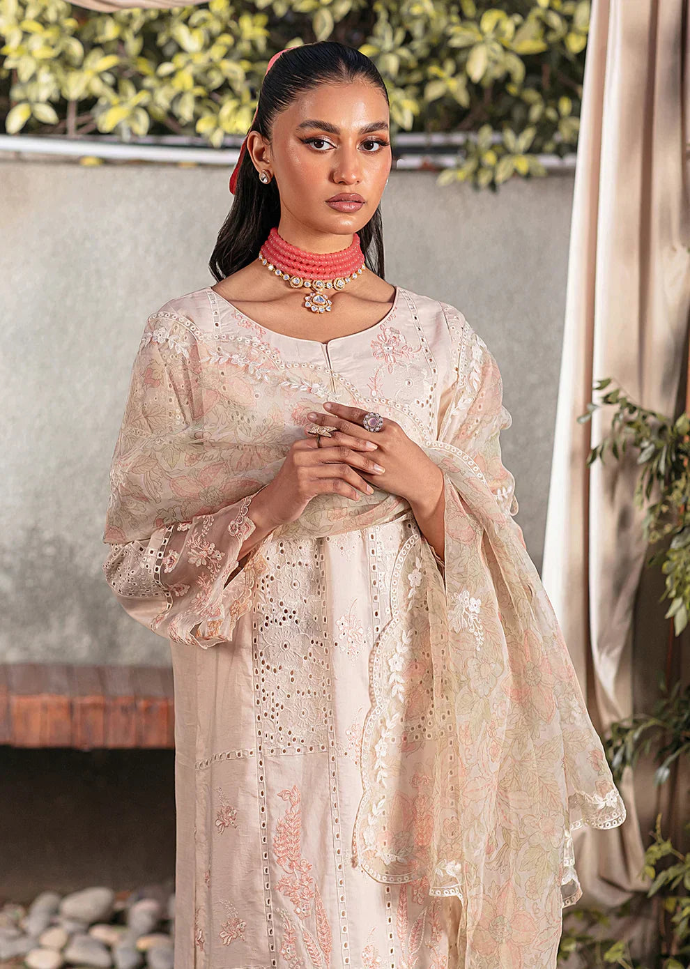 Mohagni | Muntazir Luxury Lawn 24 | CM-04 - Riwayat-e-Khas