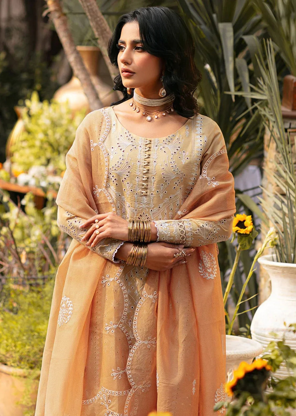 Mohagni | Muntazir Luxury Lawn 24 | CM-05 - Riwayat-e-Khas