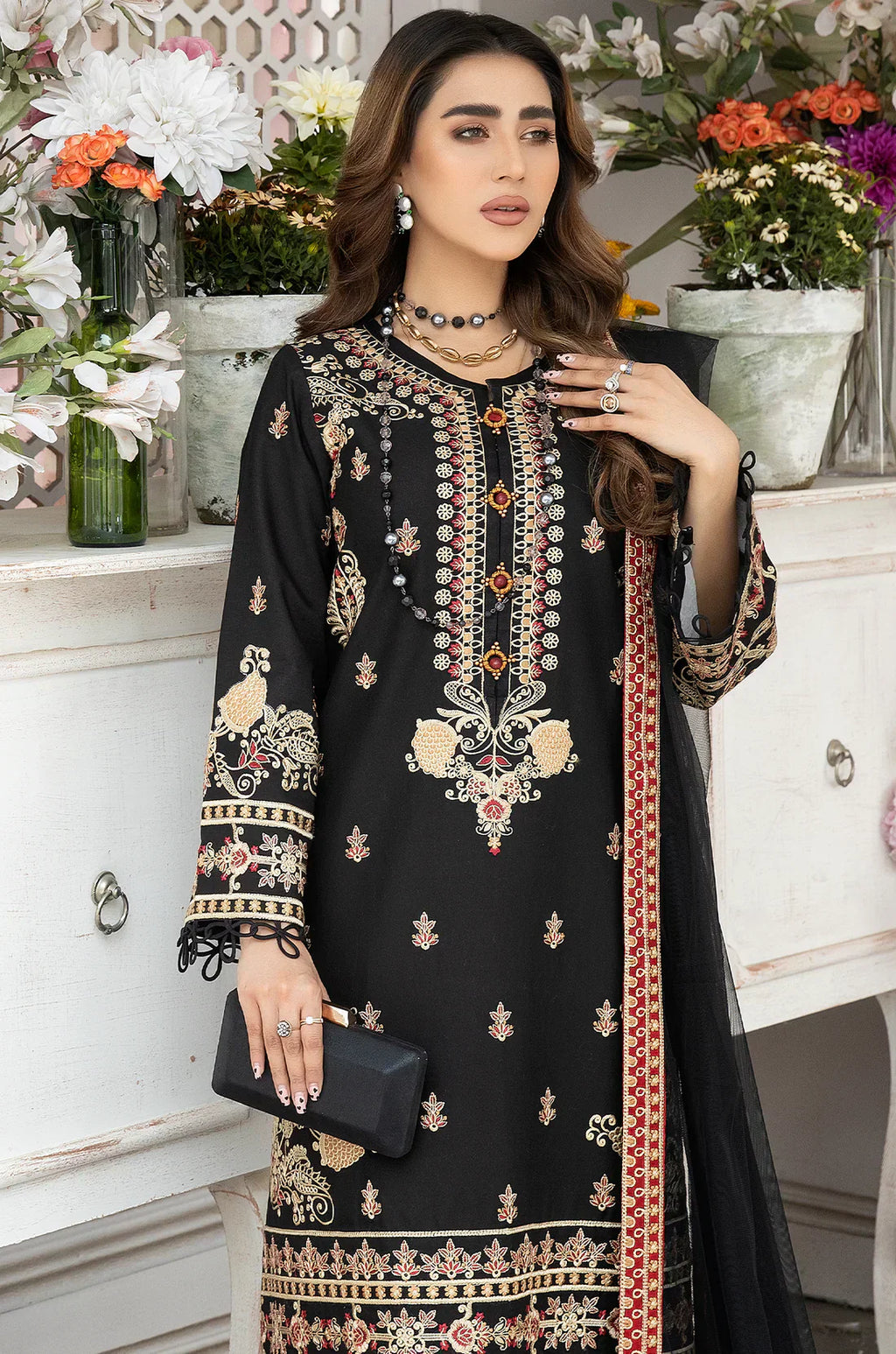 Mohagni | Muntazir Luxury Lawn 24 | AM-05 - Riwayat-e-Khas