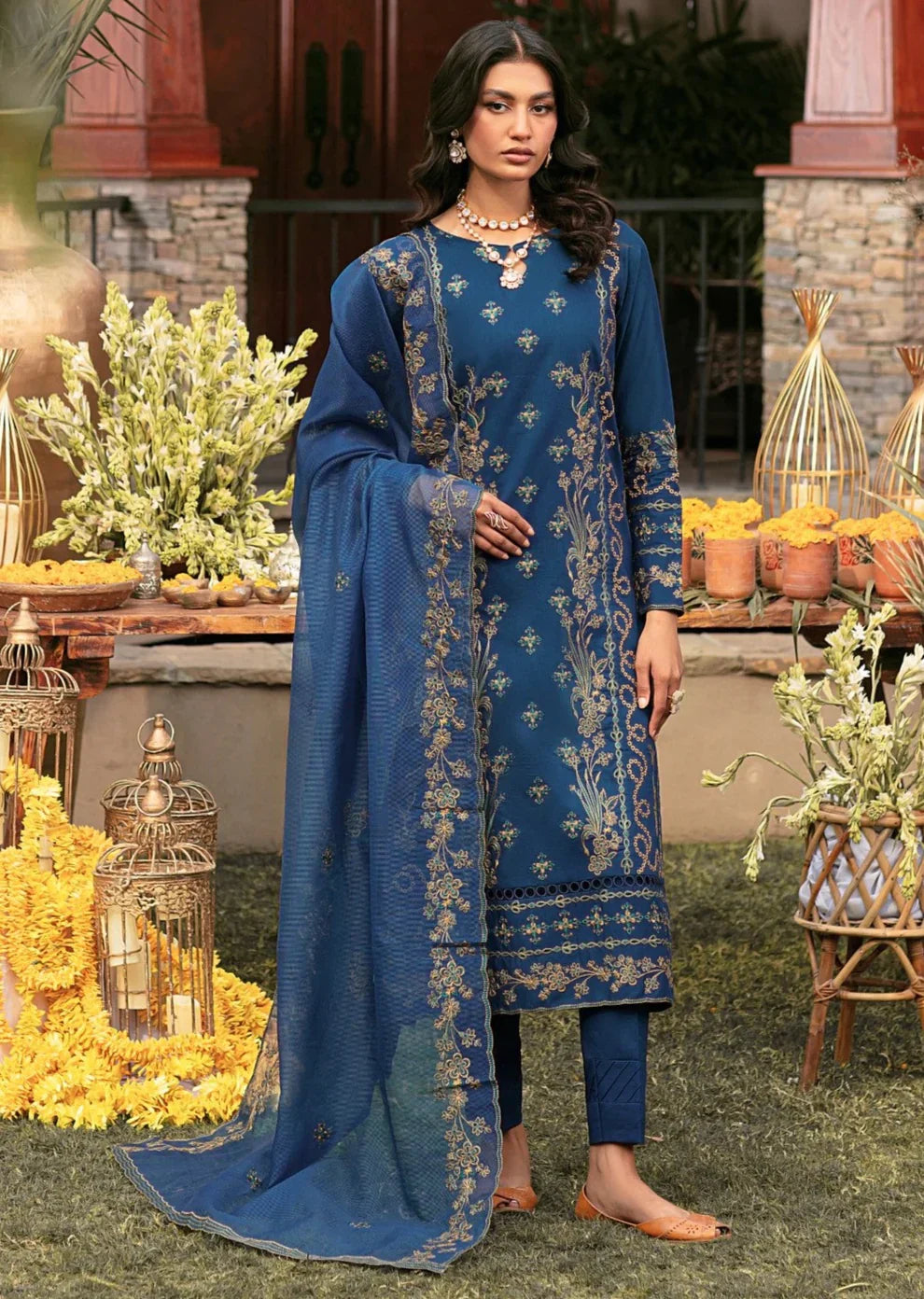 Mohagni | Muntazir Luxury Lawn 24 | CM-06 - Riwayat-e-Khas