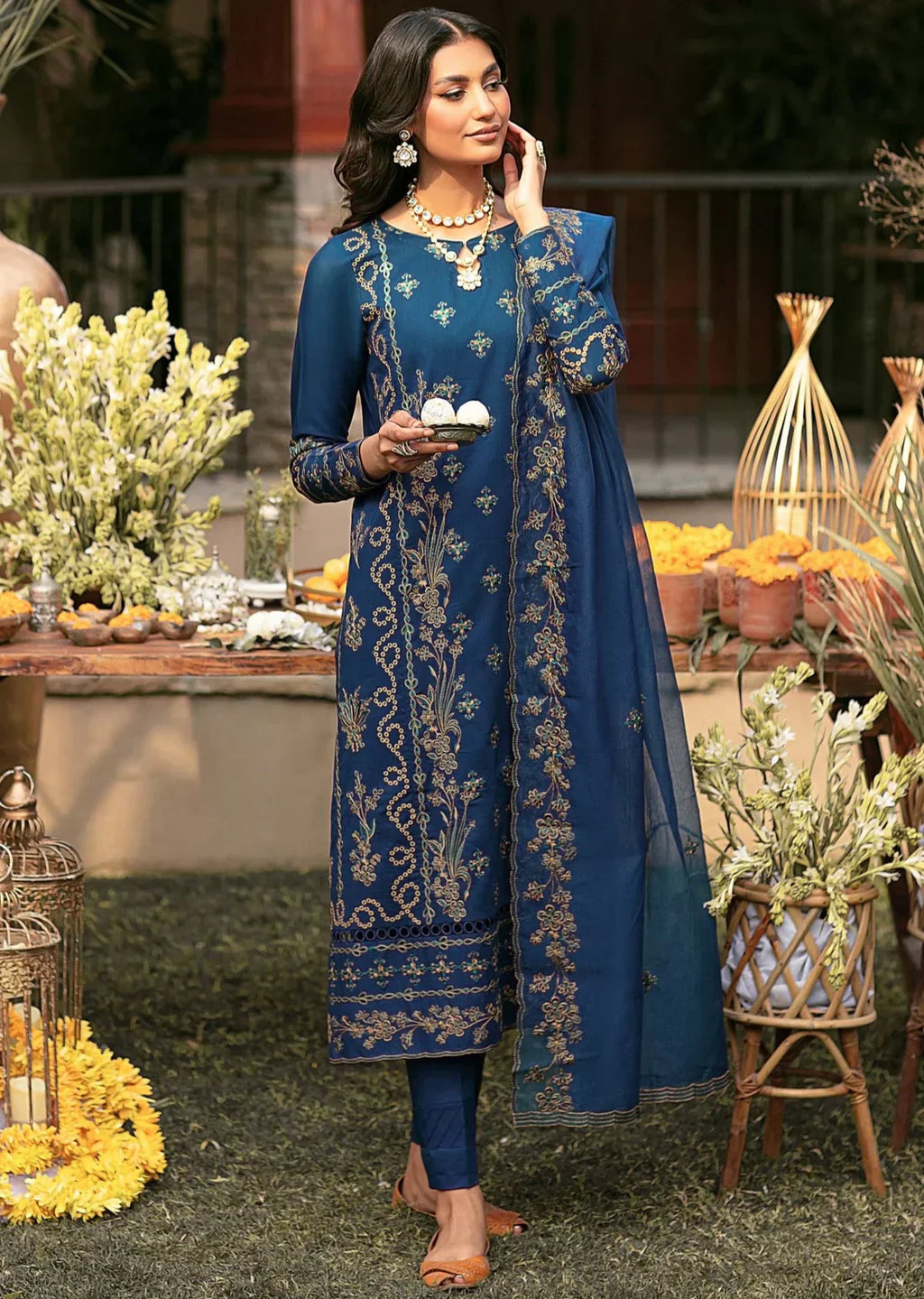 Mohagni | Muntazir Luxury Lawn 24 | CM-06 - Riwayat-e-Khas