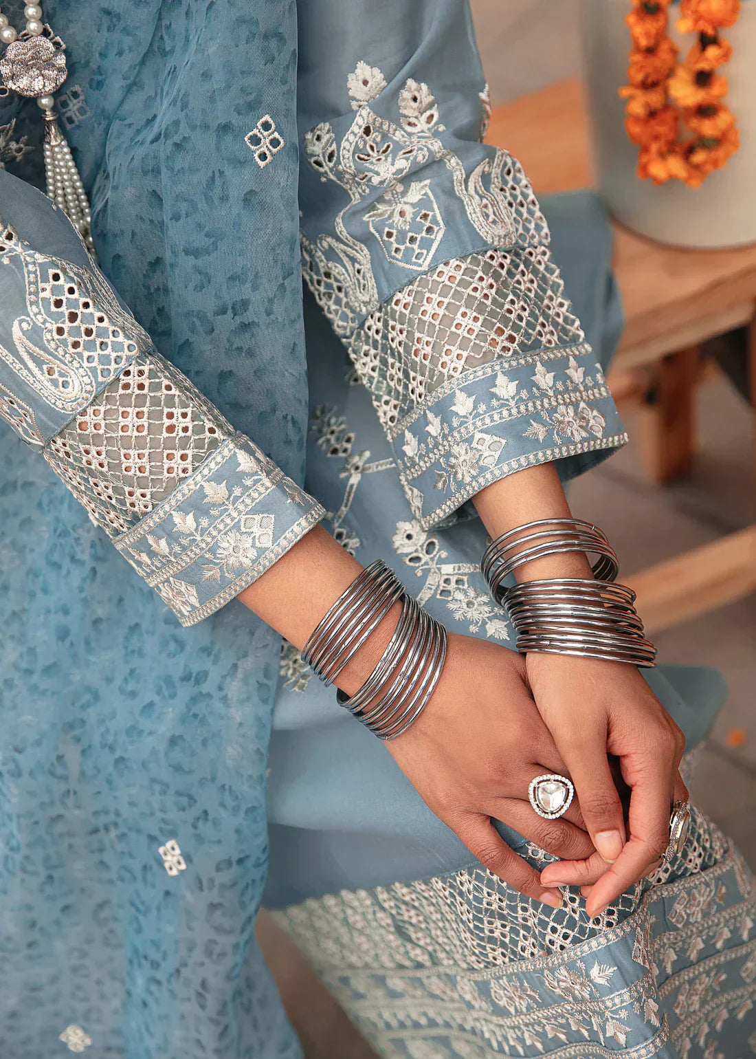Mohagni | Muntazir Luxury Lawn 24 | CM-07 - Riwayat-e-Khas