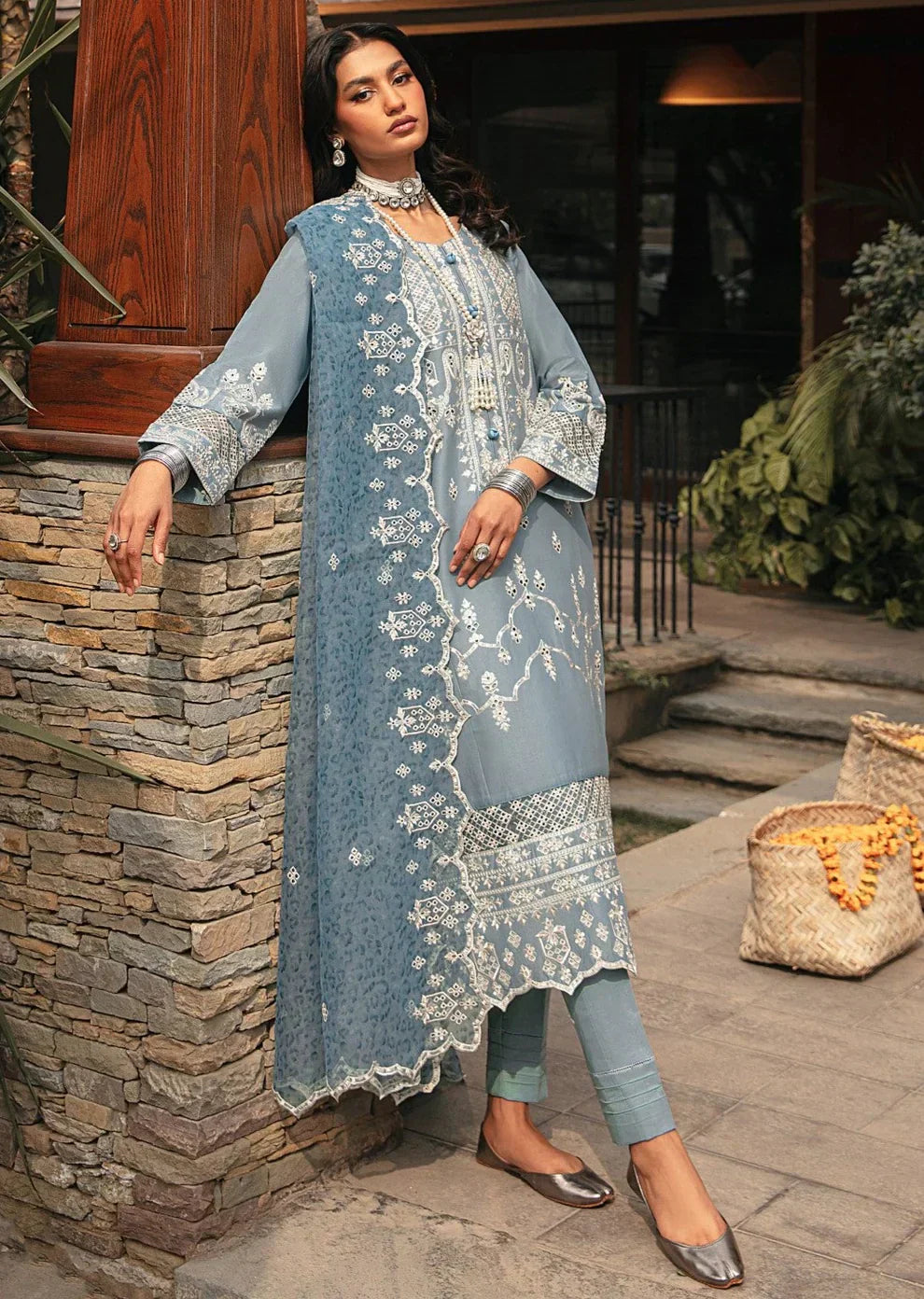 Mohagni | Muntazir Luxury Lawn 24 | CM-07 - Riwayat-e-Khas
