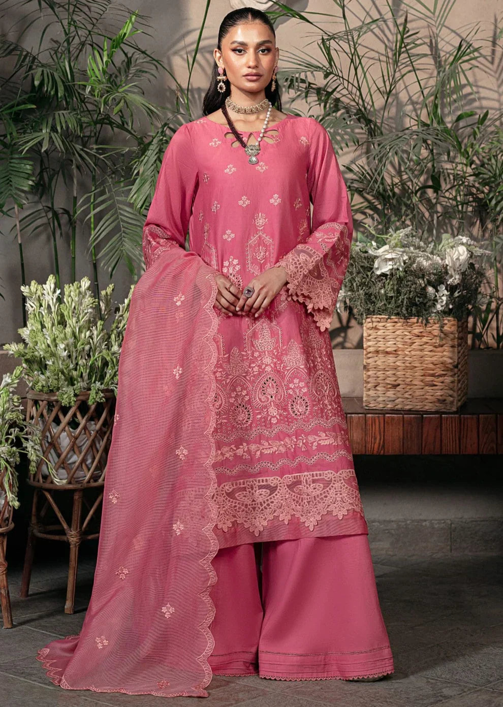 Mohagni | Muntazir Luxury Lawn 24 | CM-08 - Riwayat-e-Khas