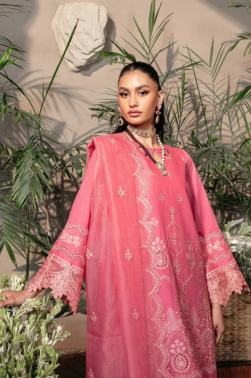 Mohagni | Muntazir Luxury Lawn 24 | CM-08 - Riwayat-e-Khas