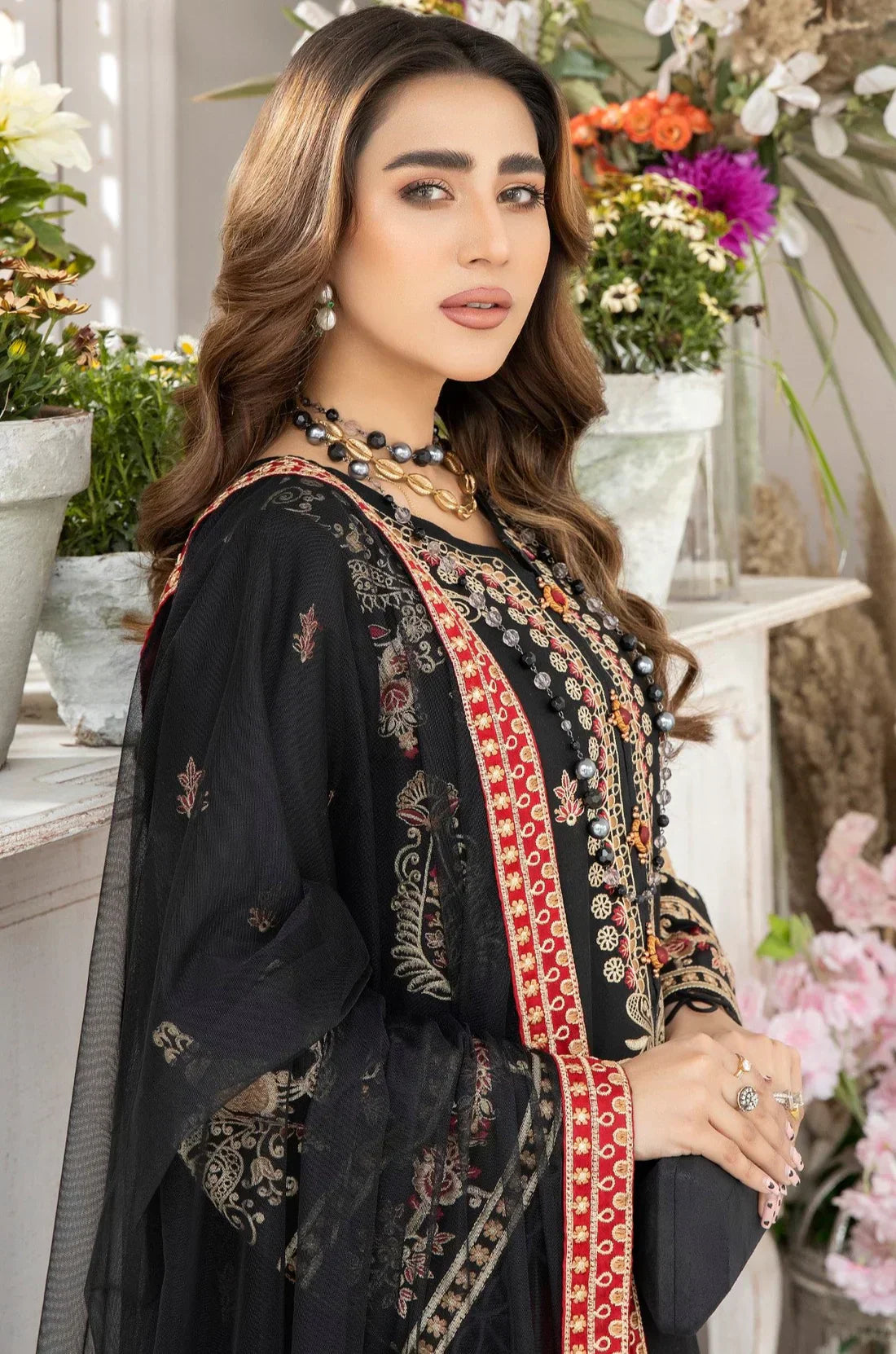 Mohagni | Muntazir Luxury Lawn 24 | AM-05 - Riwayat-e-Khas