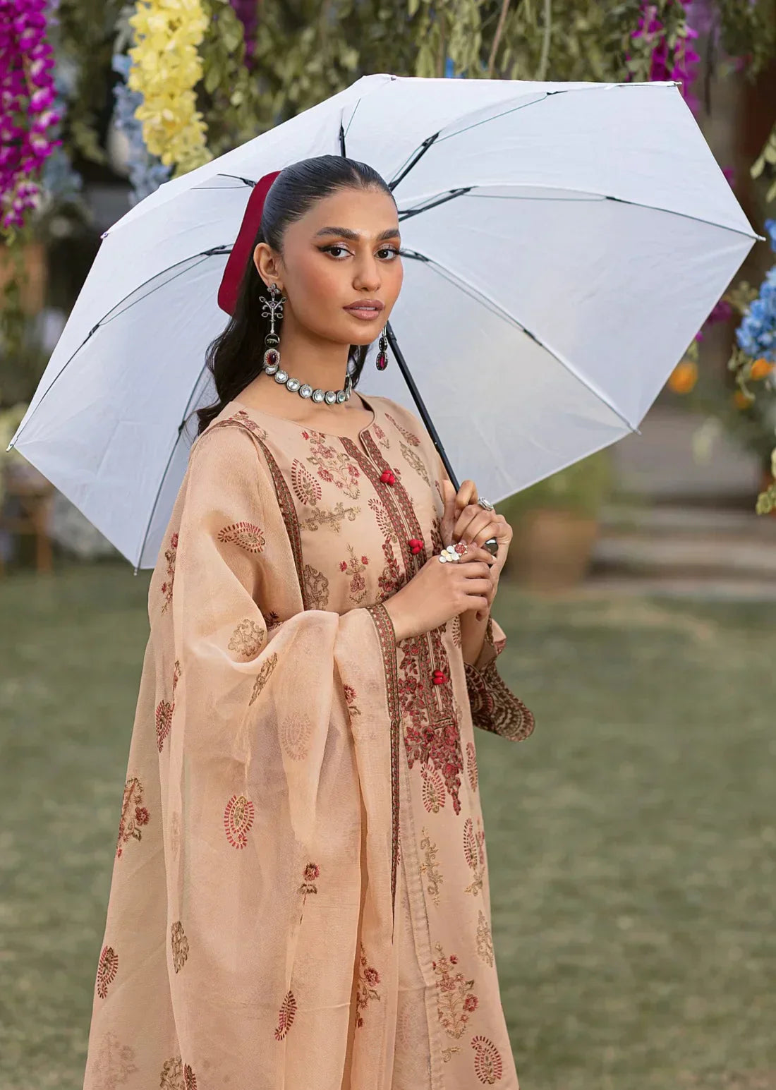 Mohagni | Muntazir Luxury Lawn 24 | CM-11 - Riwayat-e-Khas