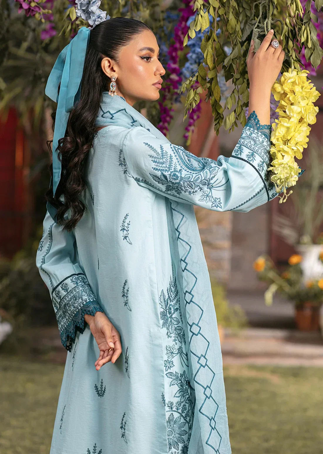 Mohagni | Muntazir Luxury Lawn 24 | CM-10 - Riwayat-e-Khas