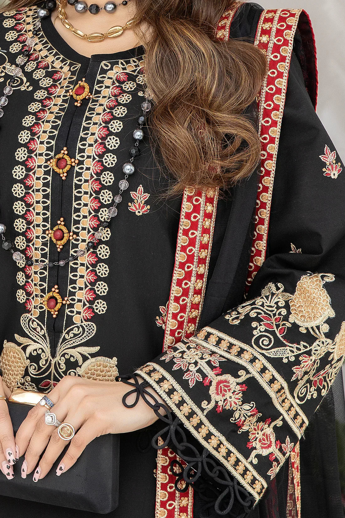 Mohagni | Muntazir Luxury Lawn 24 | AM-05 - Riwayat-e-Khas