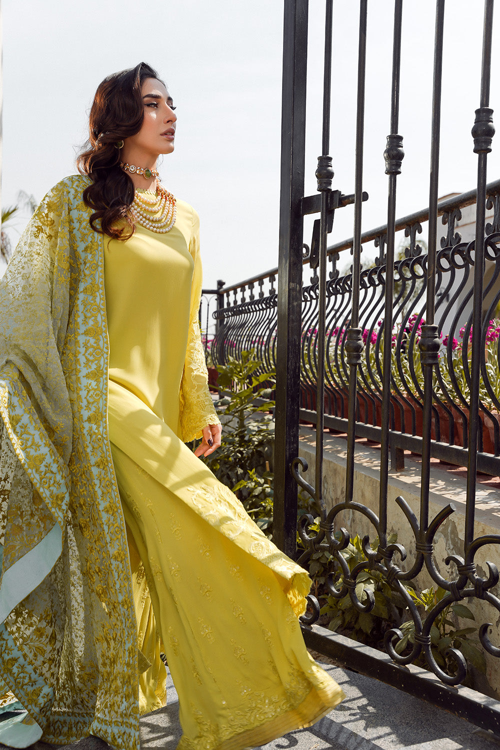 Nilofer Shahid | Verve Summer 24 | Evara (3pc)  Verve SS 24 - Riwayat-e-Khas